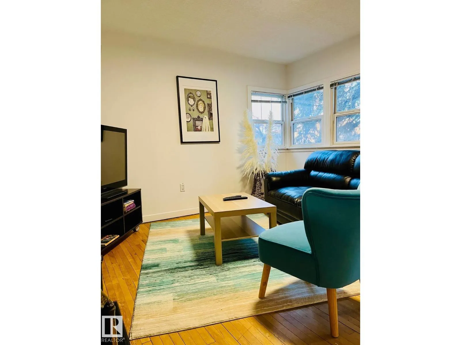 10711 76 AV NW