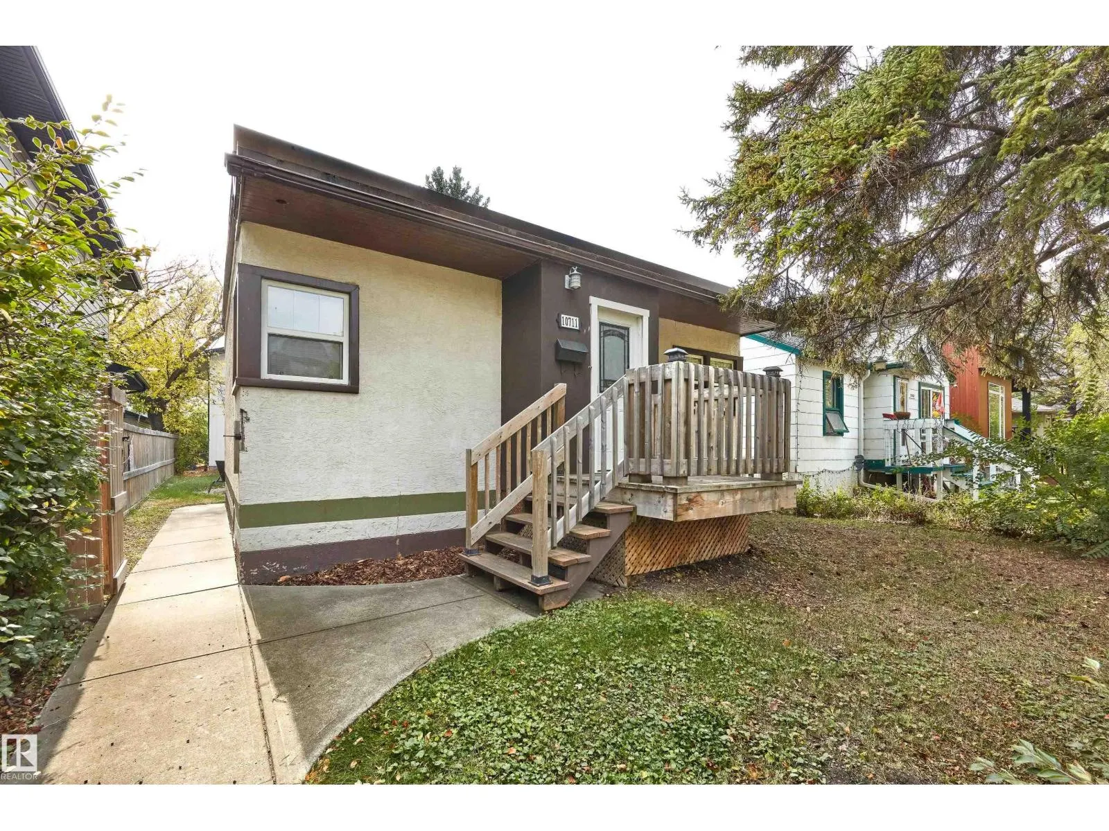 10711 76 AV NW