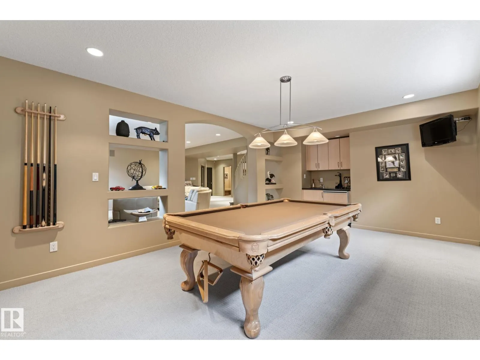 473 HEFFERNAN DR NW
