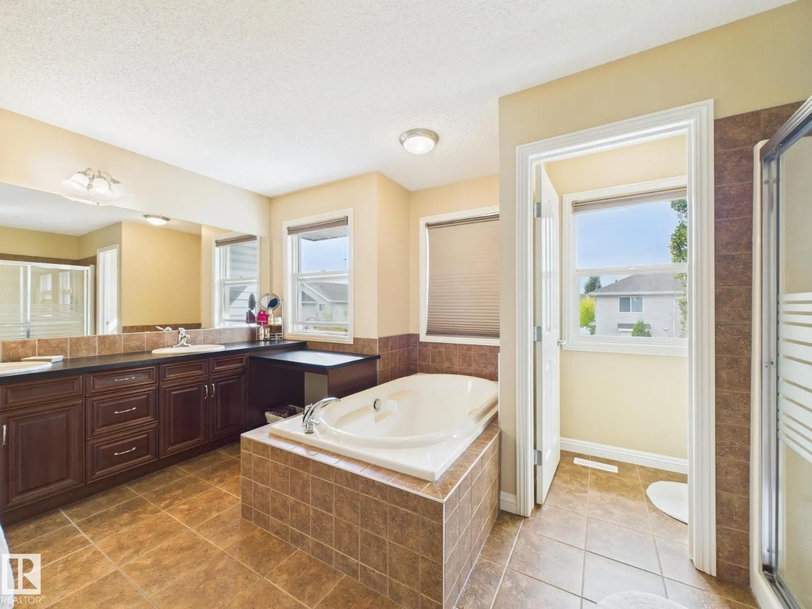 80 NORTH RIDGE DR
