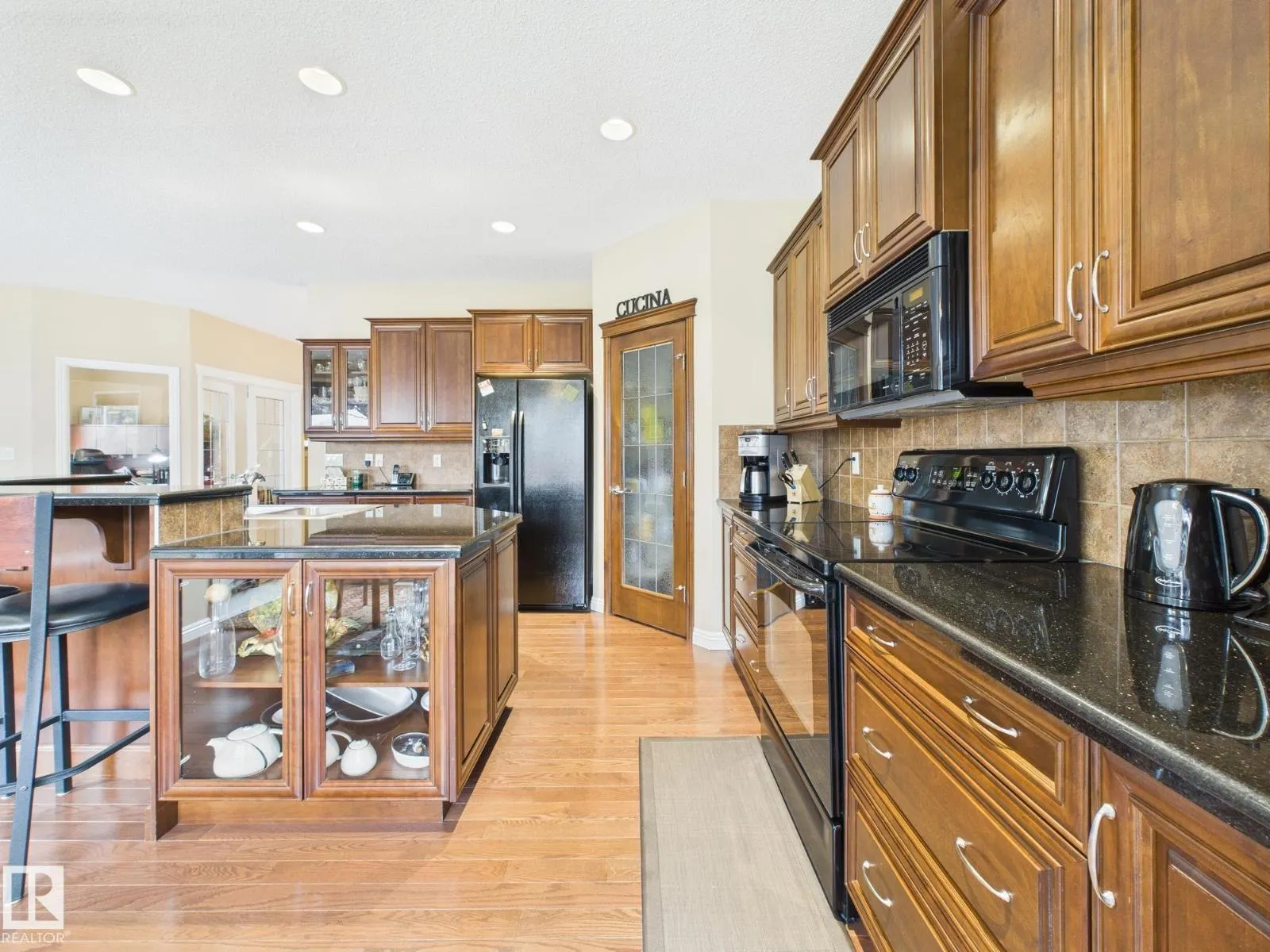 80 NORTH RIDGE DR