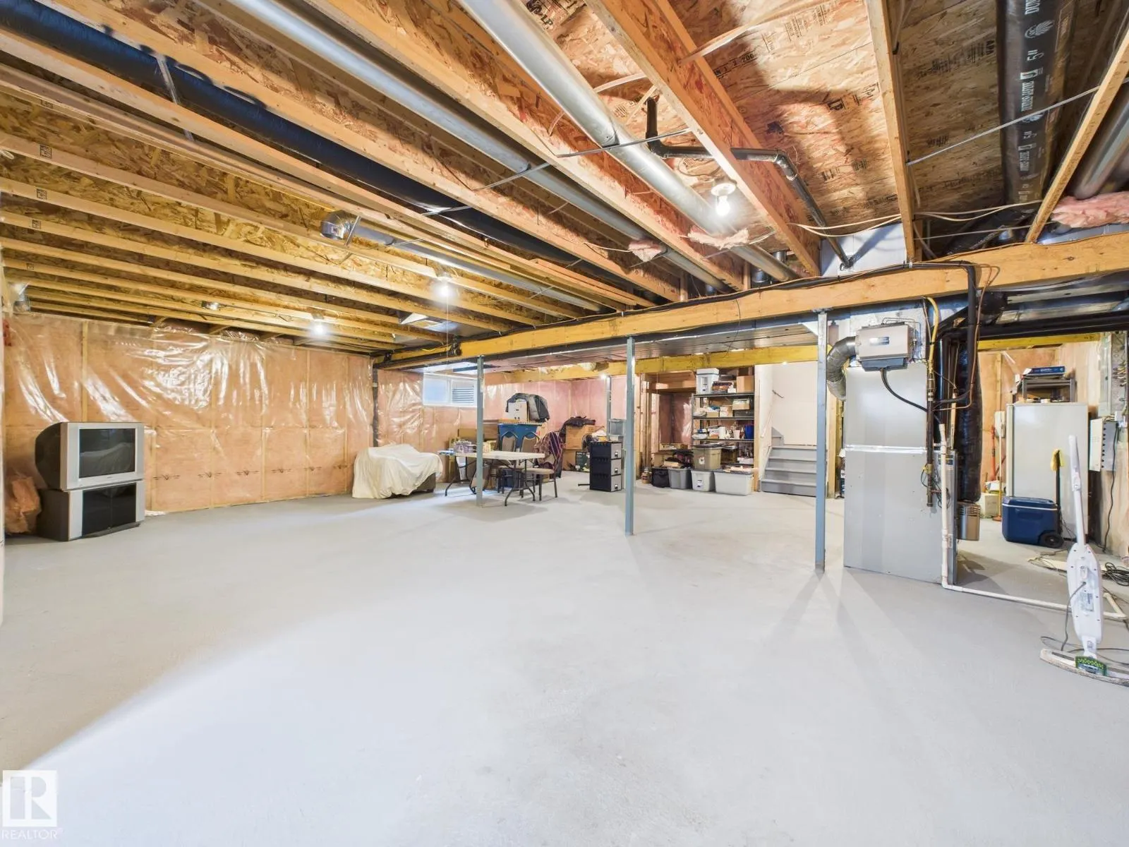 80 NORTH RIDGE DR