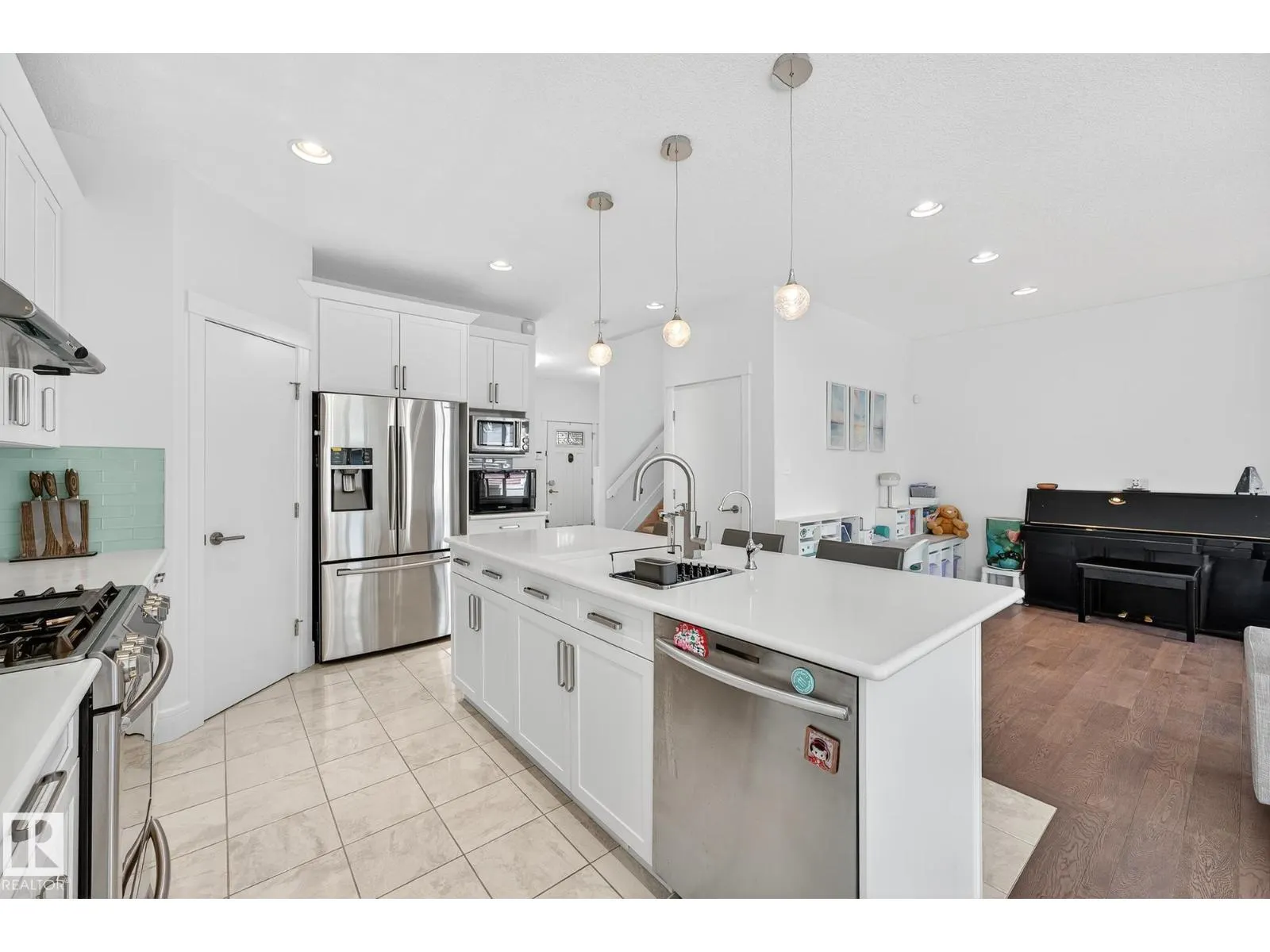 5203 ADMIRAL WALTER HOSE ST NW