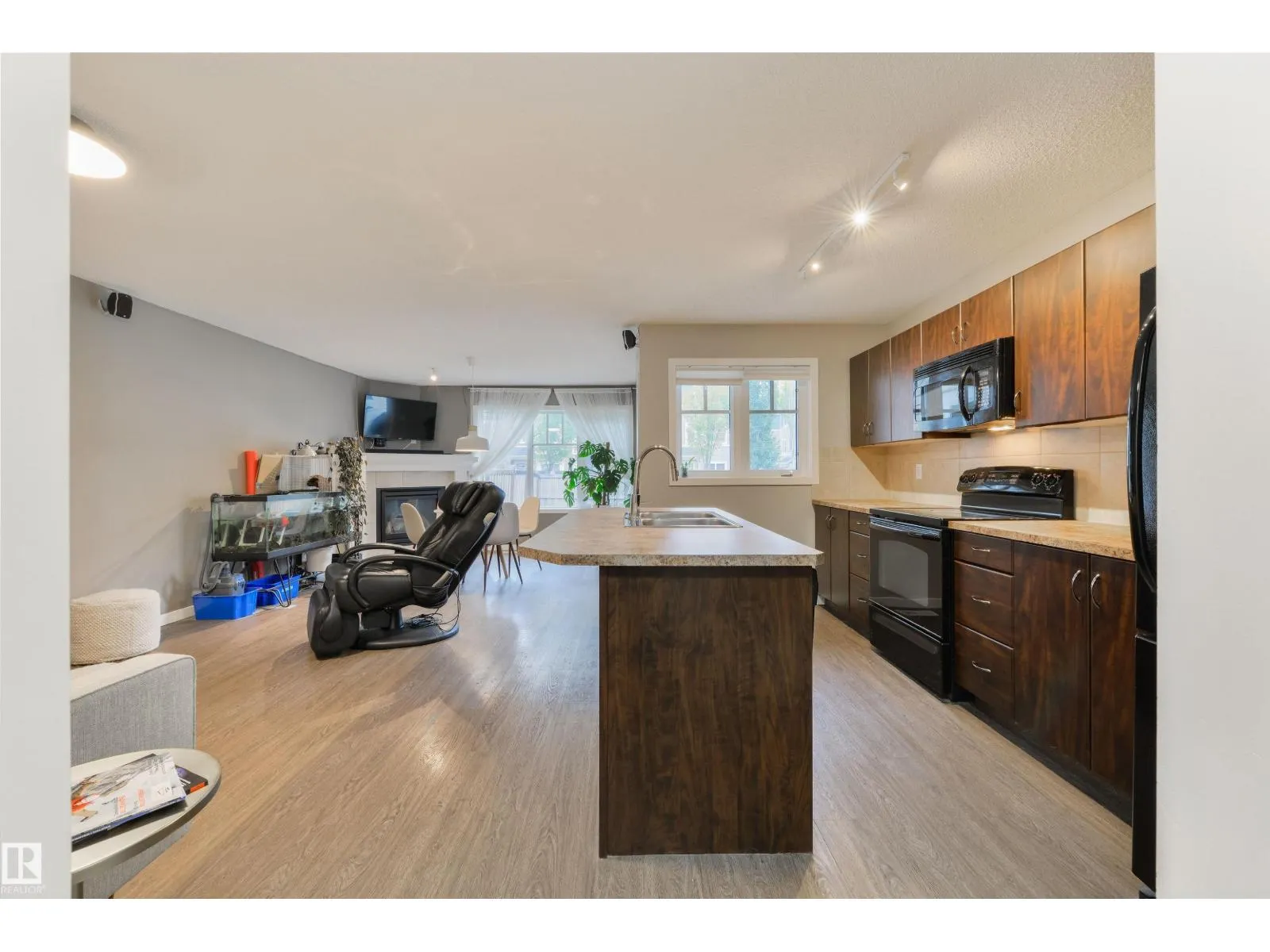 2219 AUSTIN WY SW