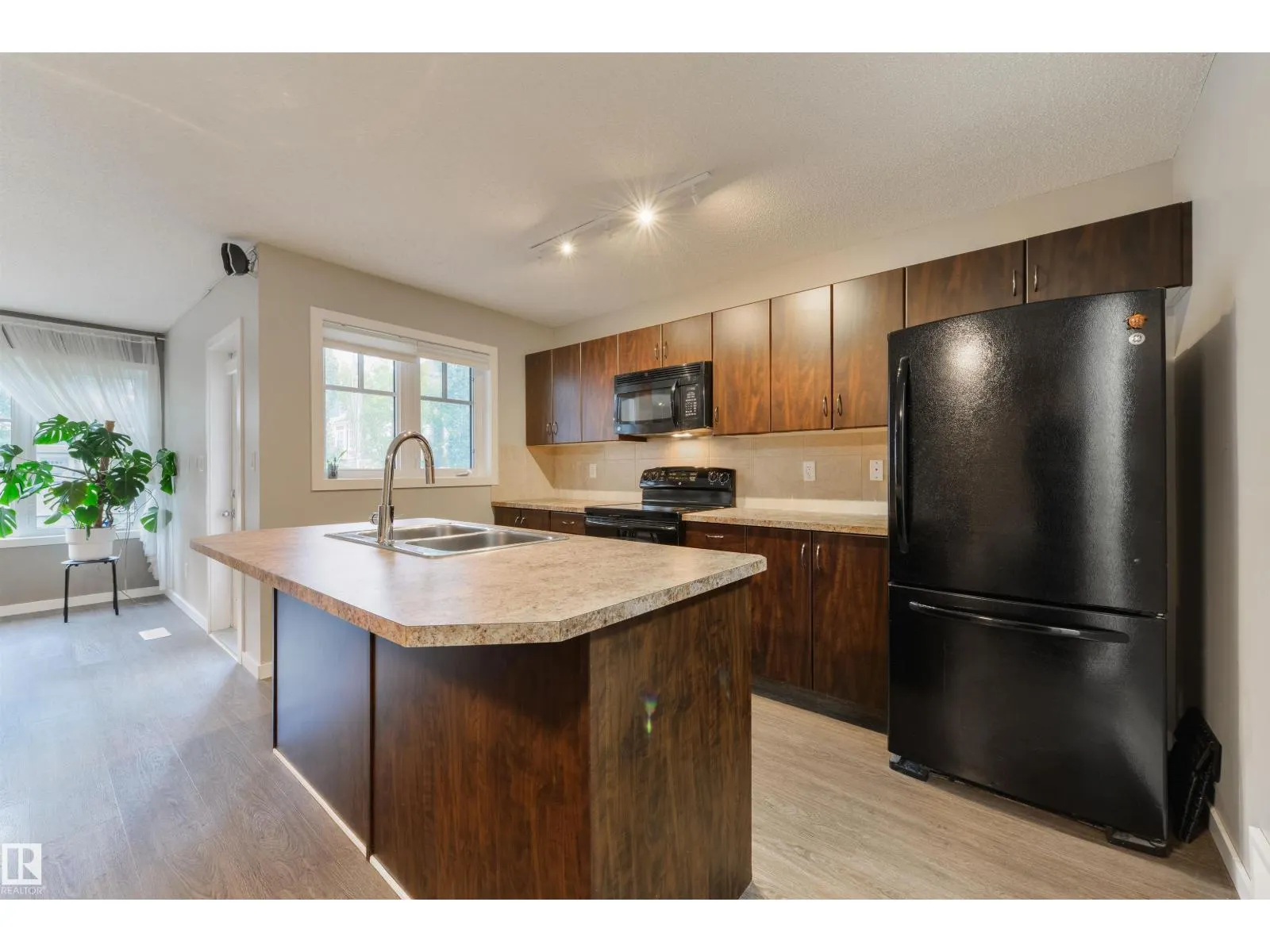 2219 AUSTIN WY SW