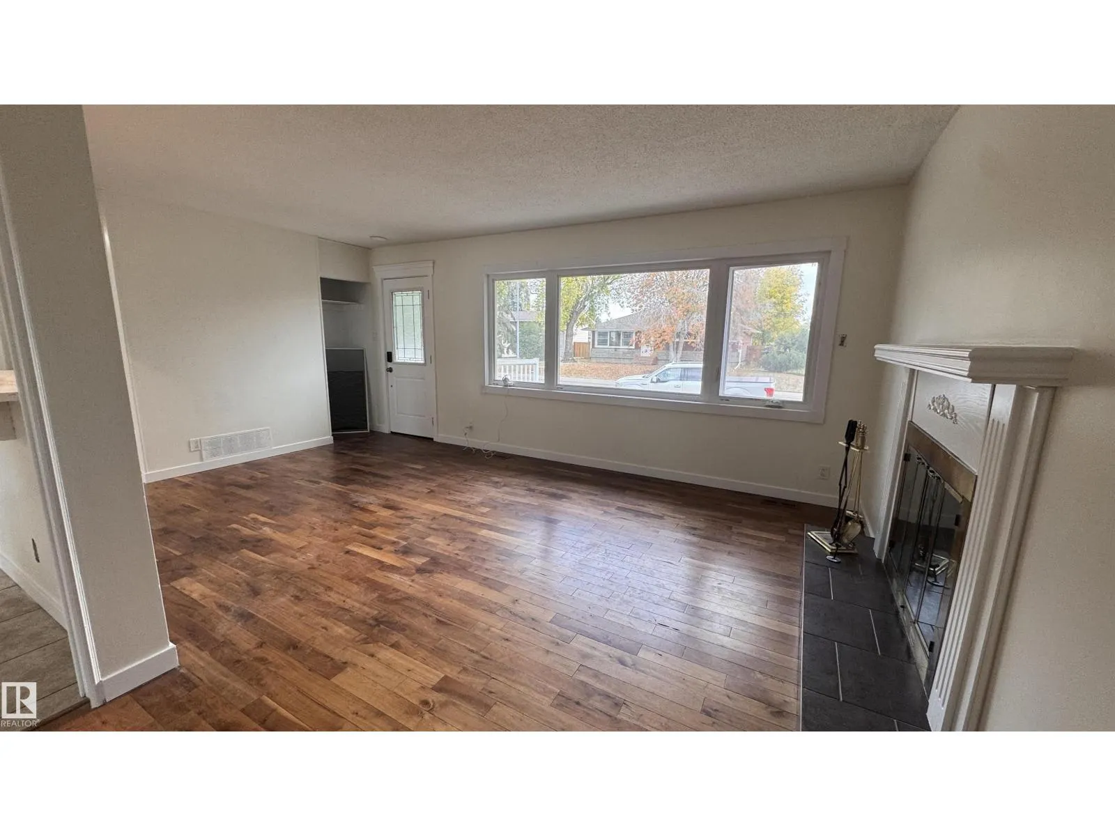11022 160A ST NW