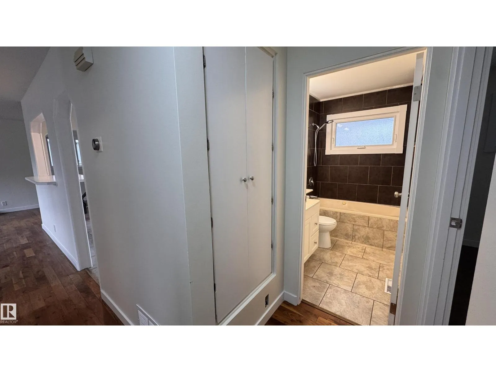 11022 160A ST NW