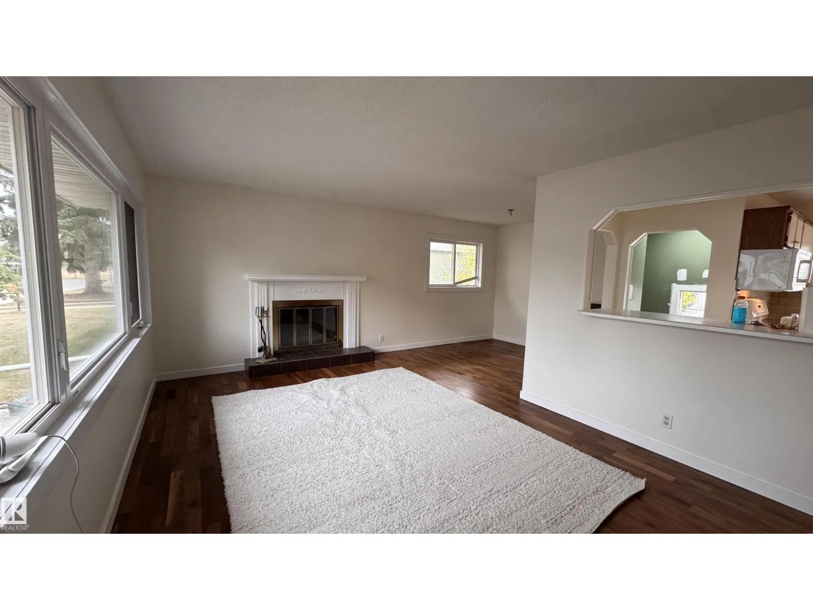 11022 160A ST NW