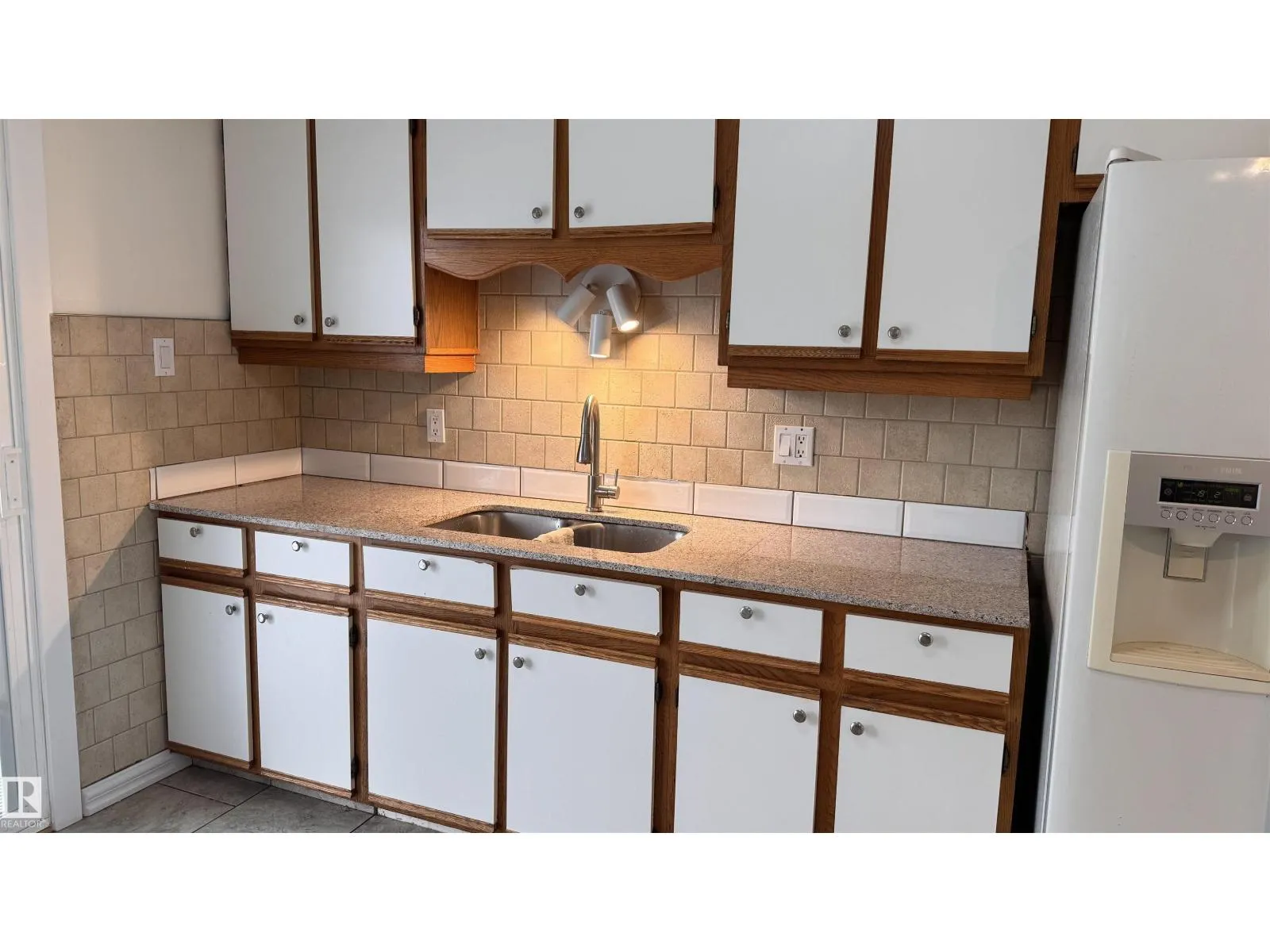 11022 160A ST NW