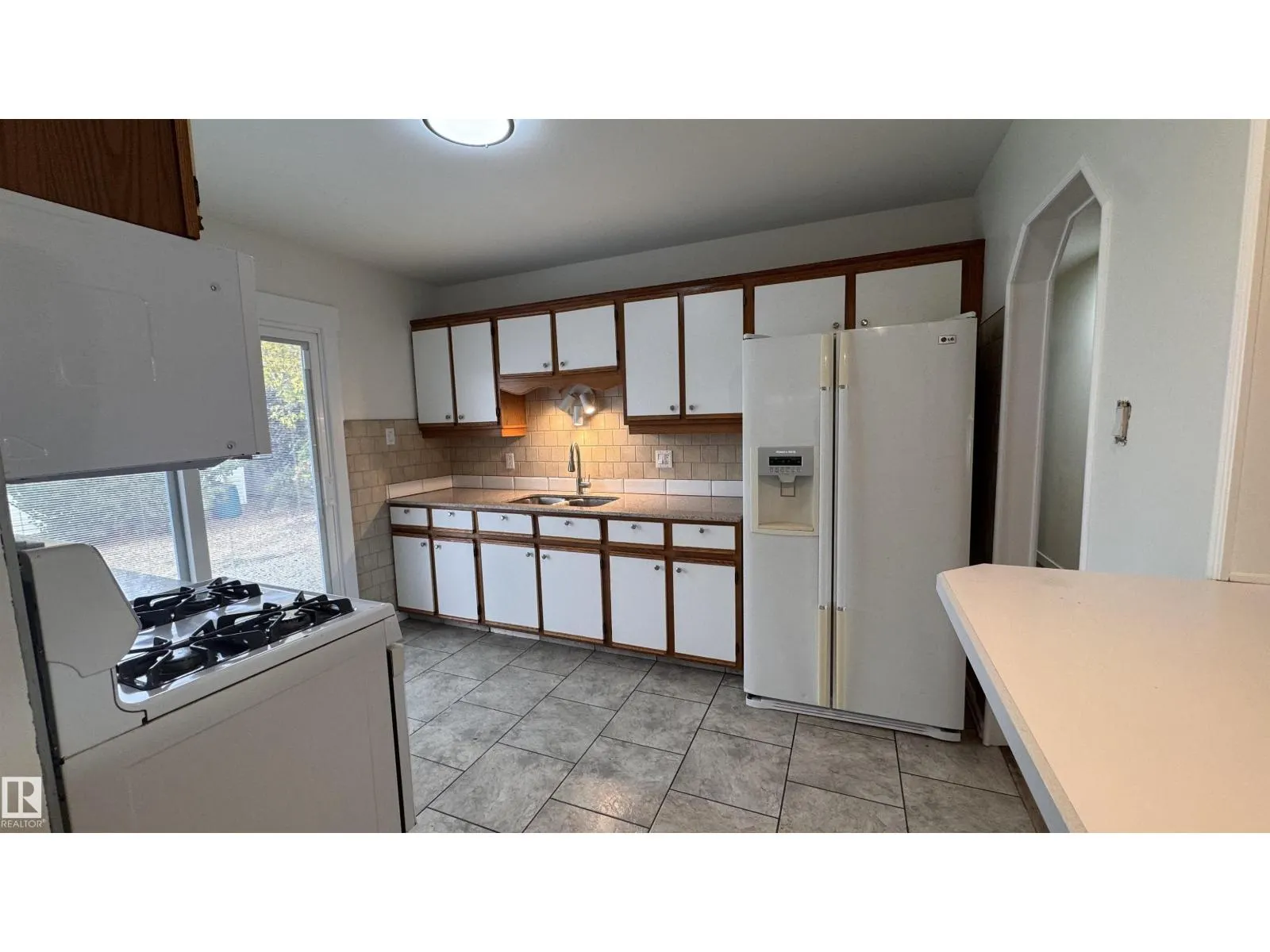 11022 160A ST NW