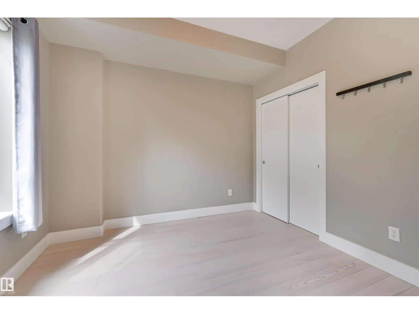 #221 11080 ELLERSLIE RD SW