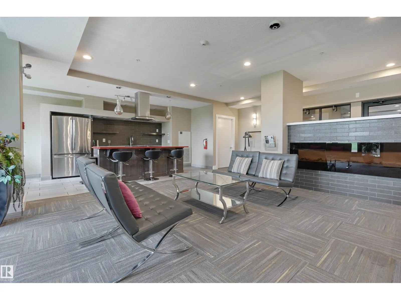 #221 11080 ELLERSLIE RD SW