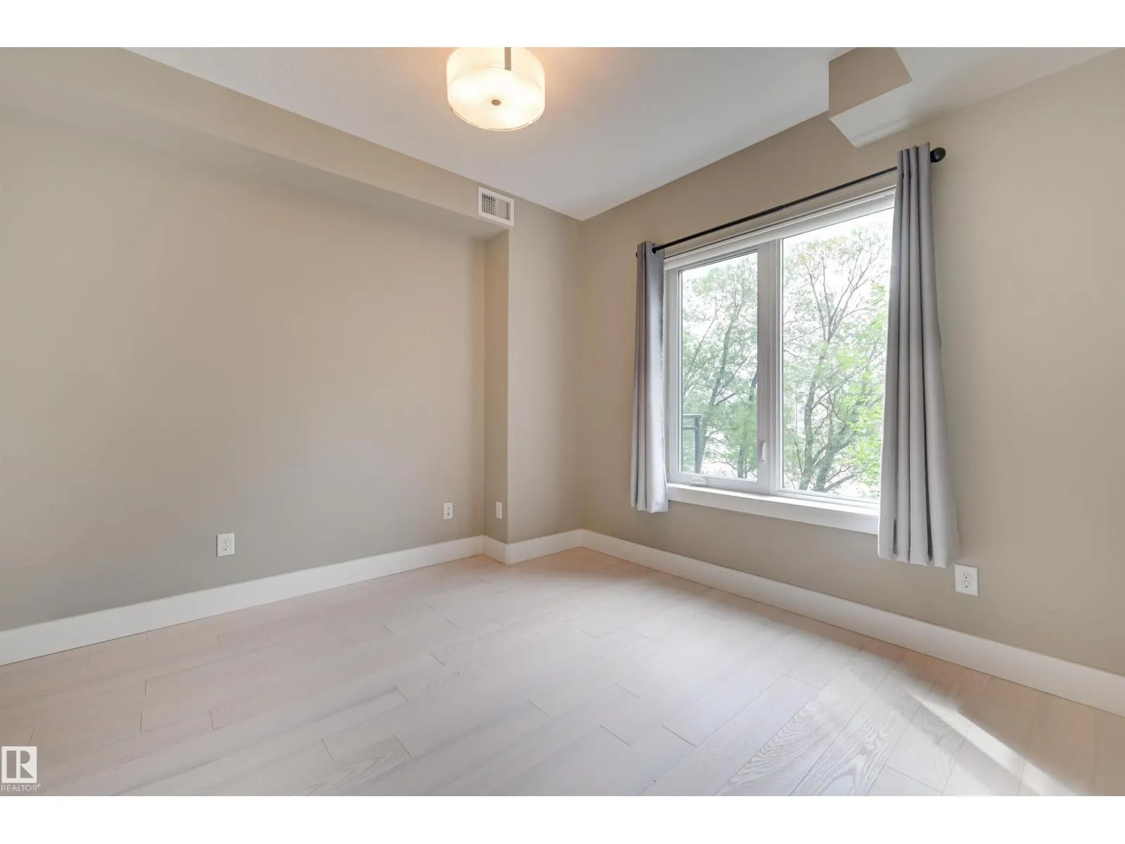 #221 11080 ELLERSLIE RD SW