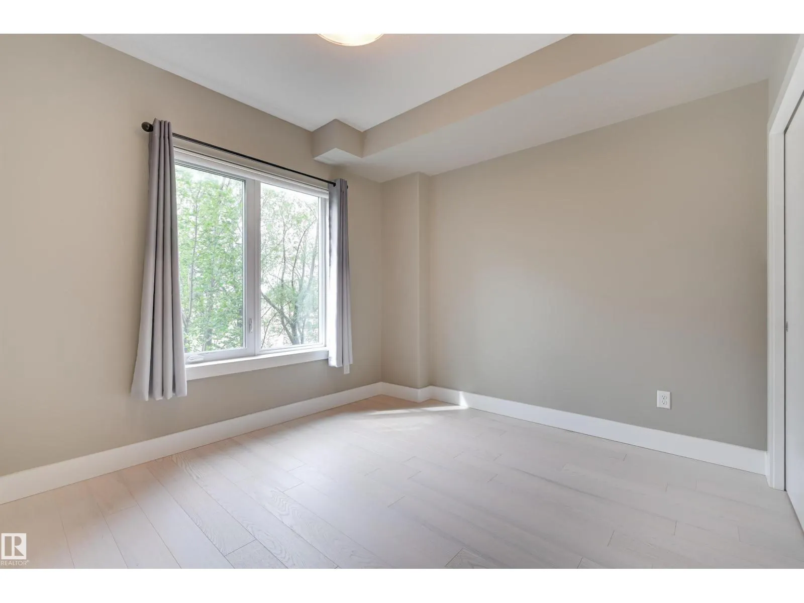 #221 11080 ELLERSLIE RD SW