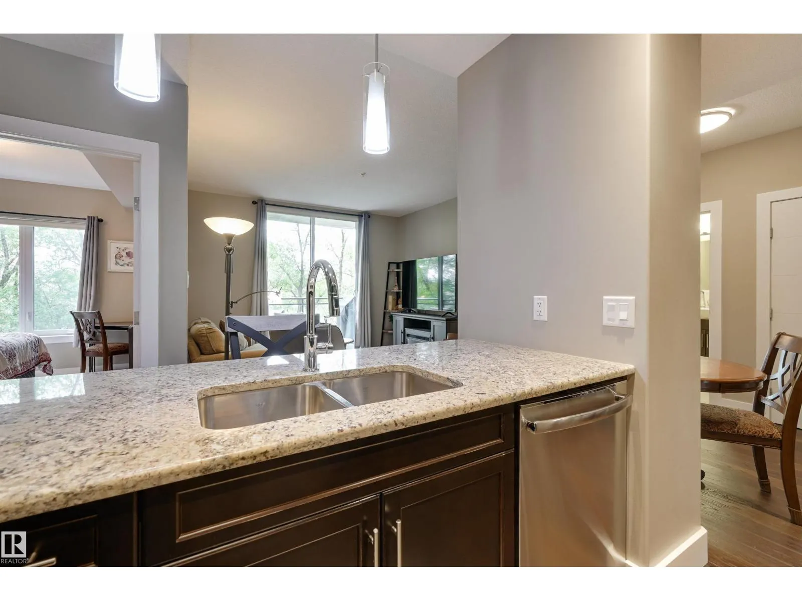 #221 11080 ELLERSLIE RD SW