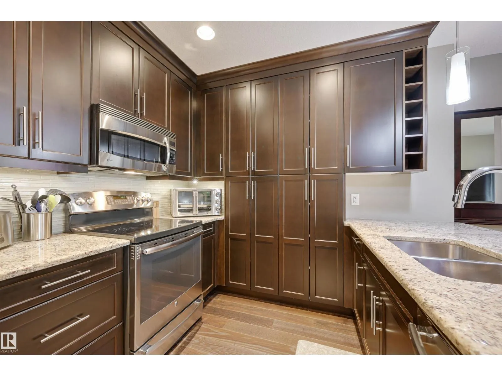 #221 11080 ELLERSLIE RD SW