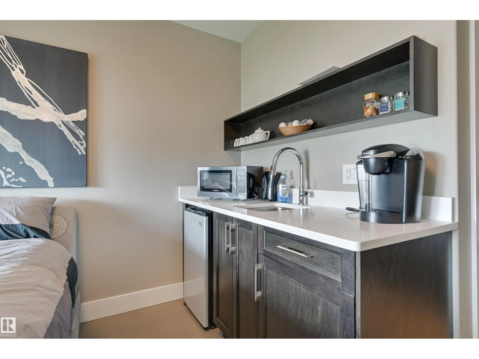 #221 11080 ELLERSLIE RD SW