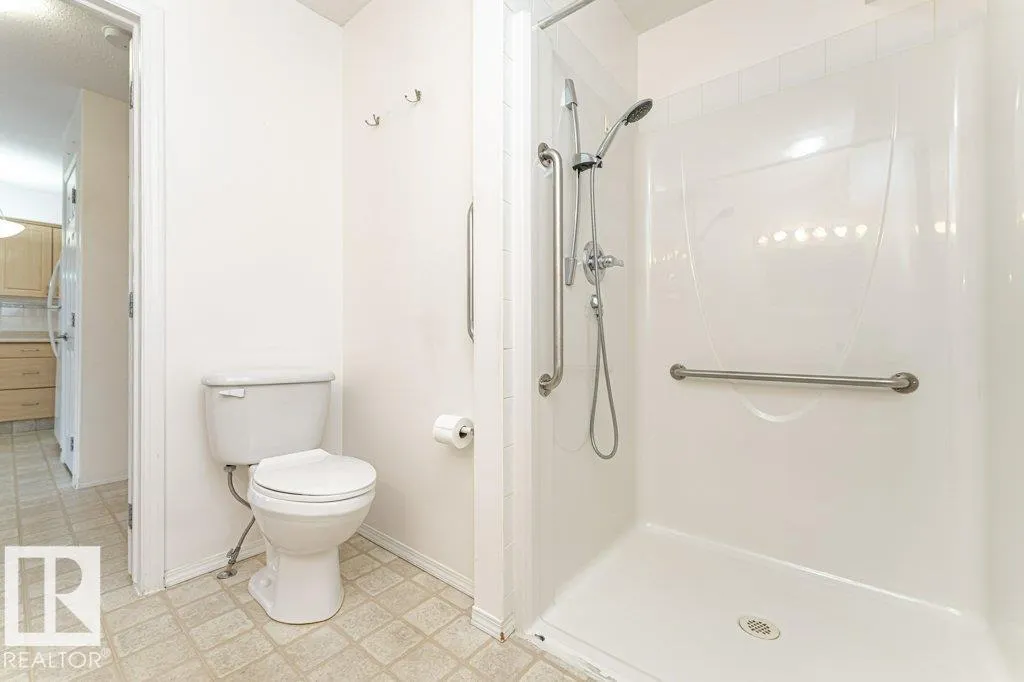 #214 8802 SOUTHFORT DR
