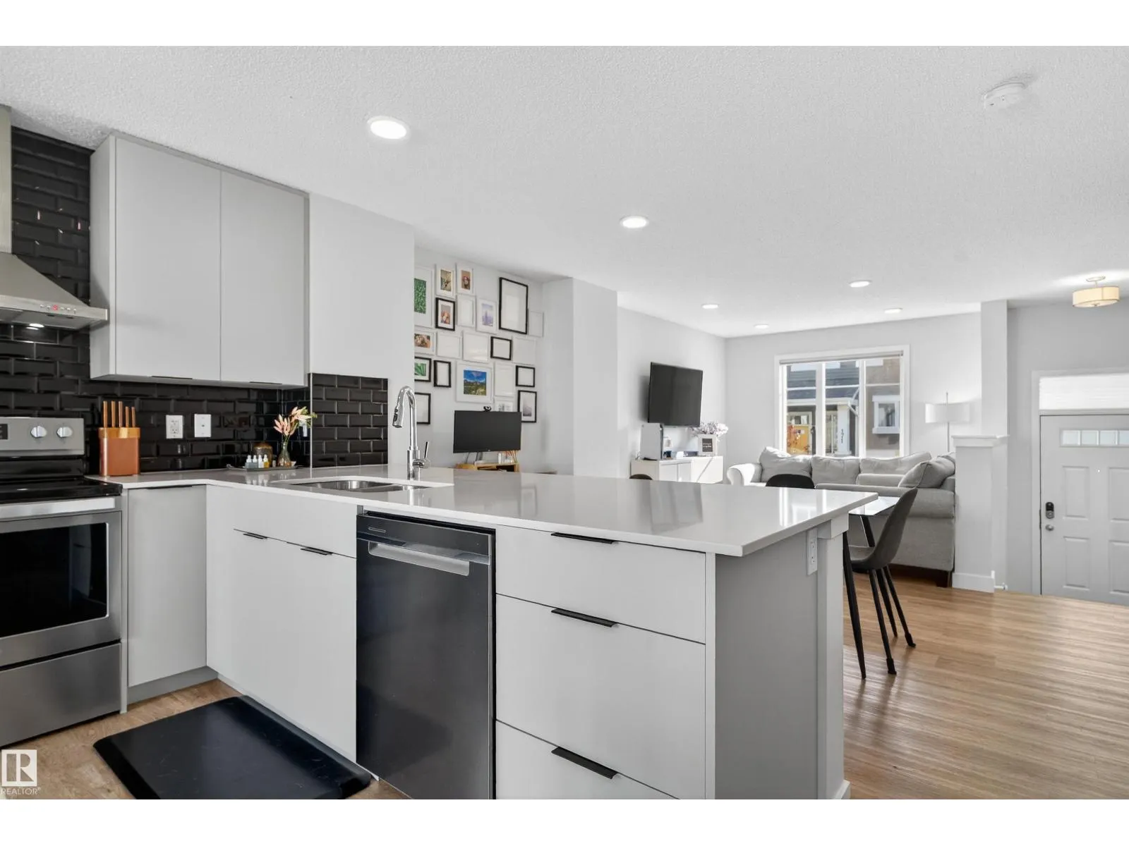 #135 2905 141 ST SW