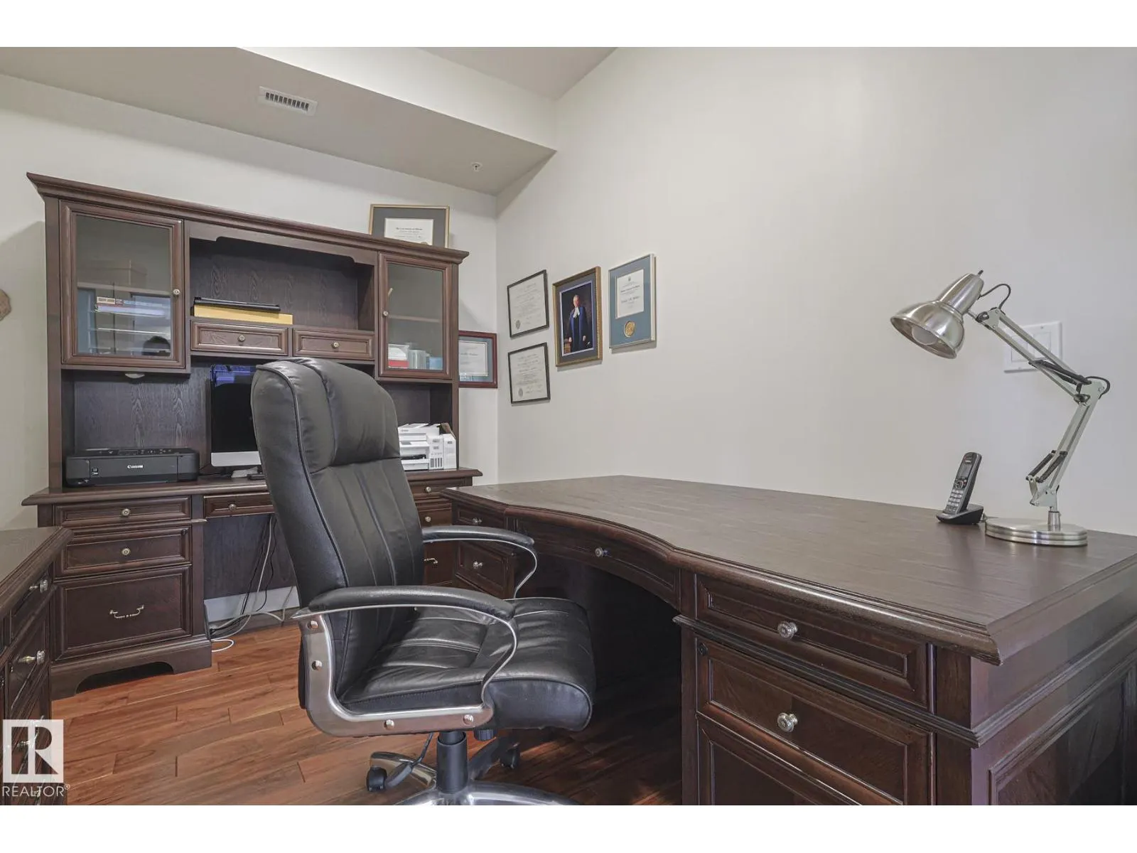 #301 200 Bellerose DR