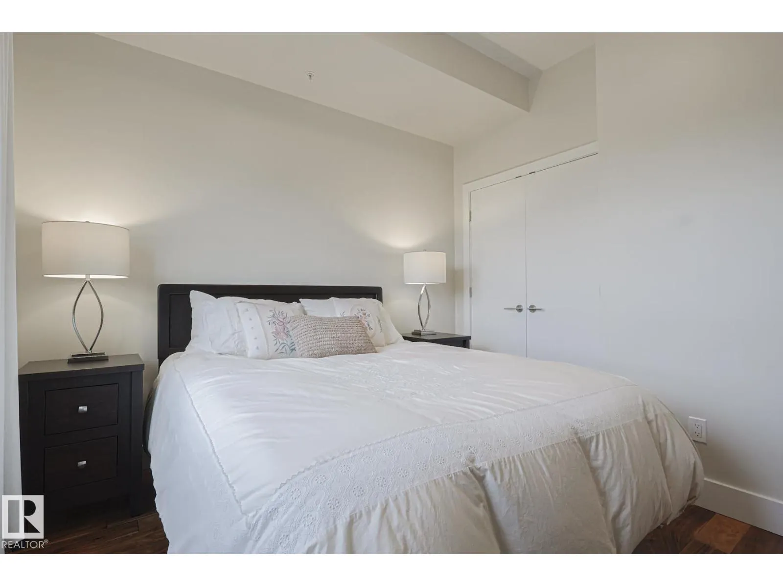#301 200 Bellerose DR