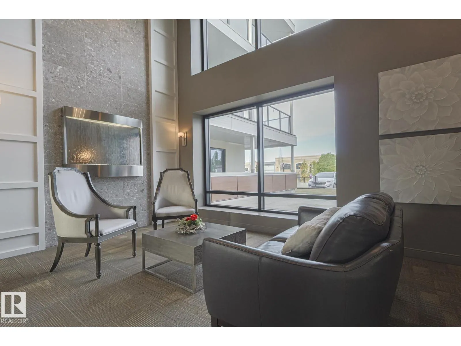 #301 200 Bellerose DR