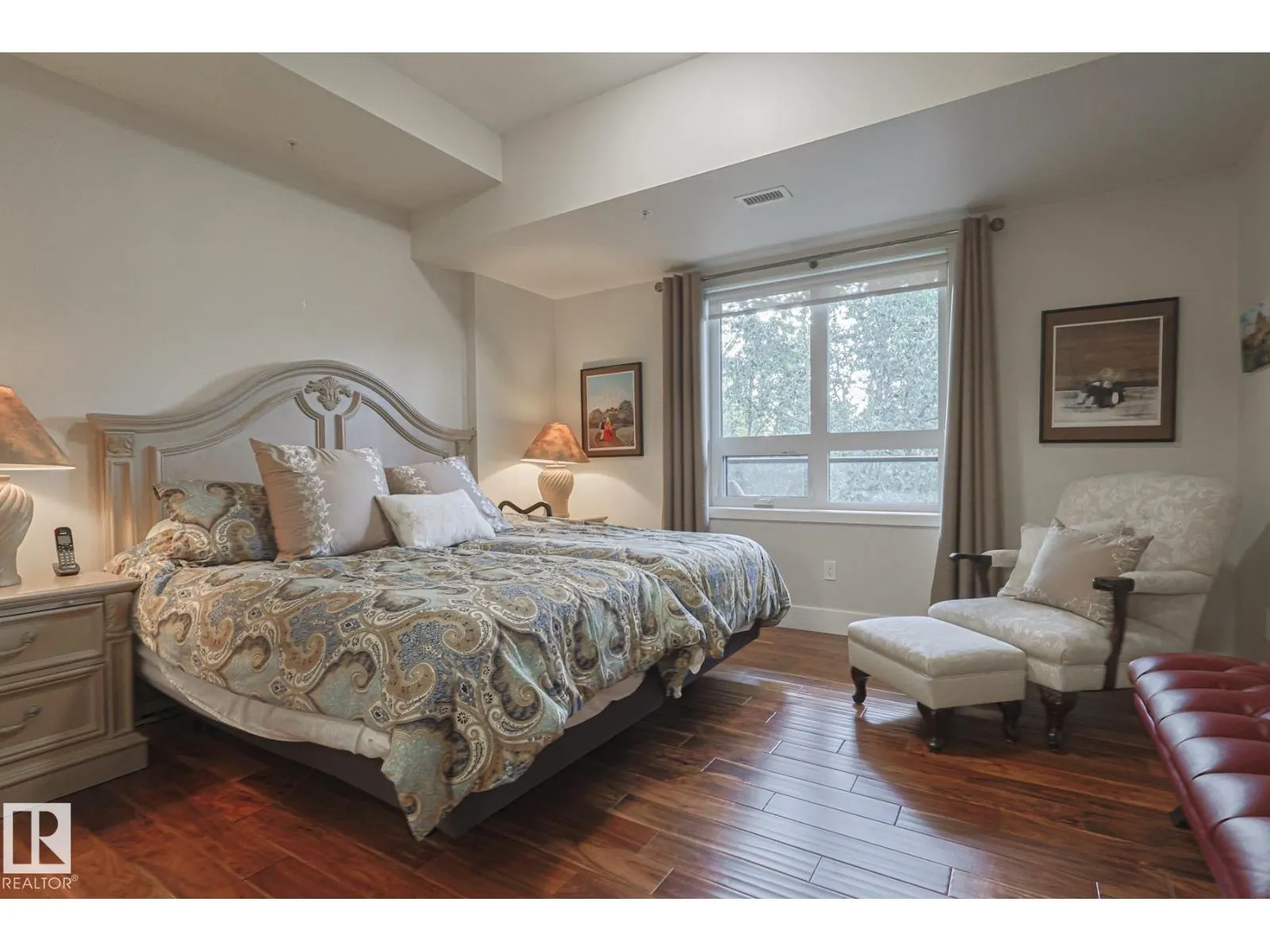 #301 200 Bellerose DR