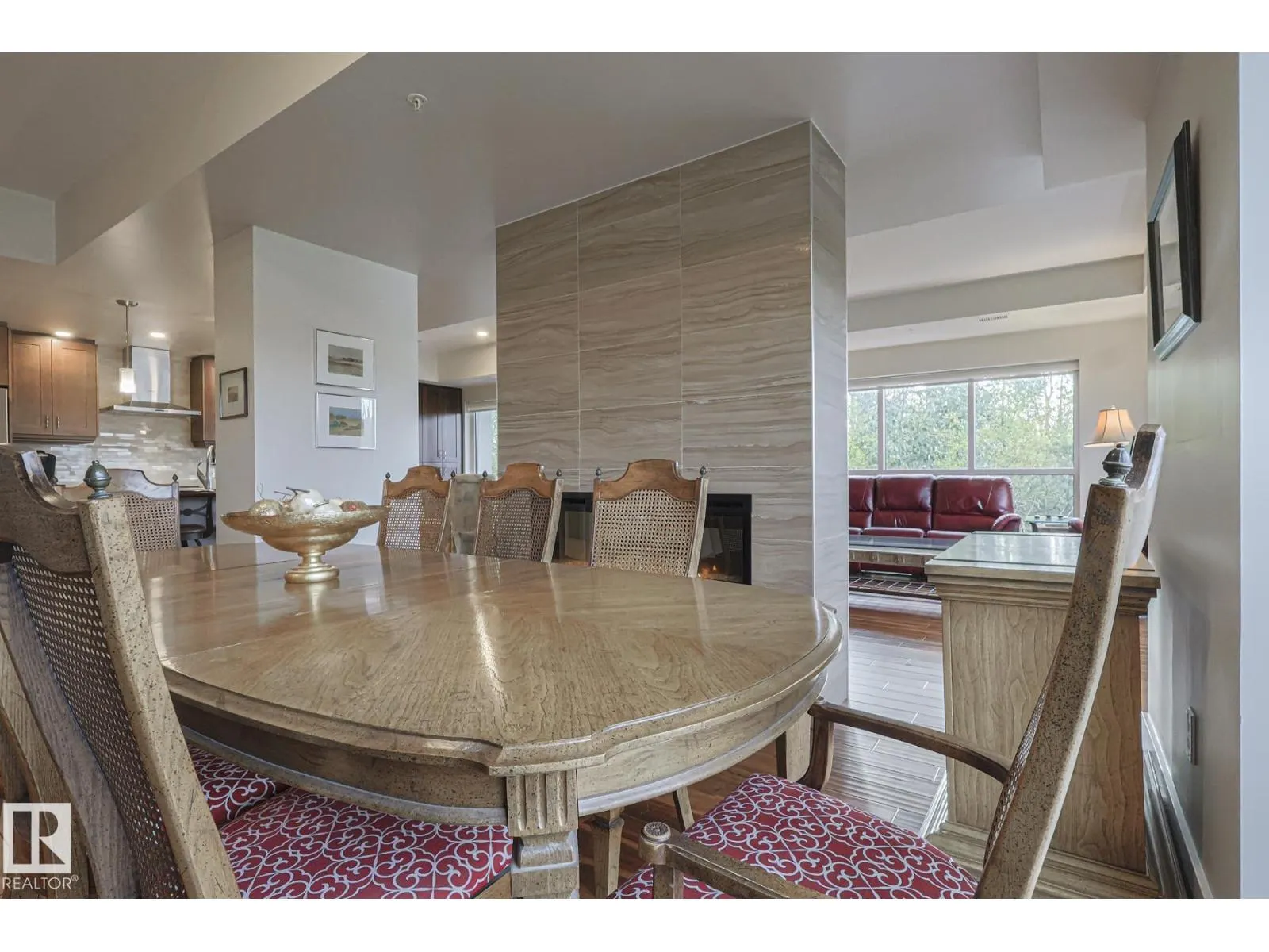 #301 200 Bellerose DR