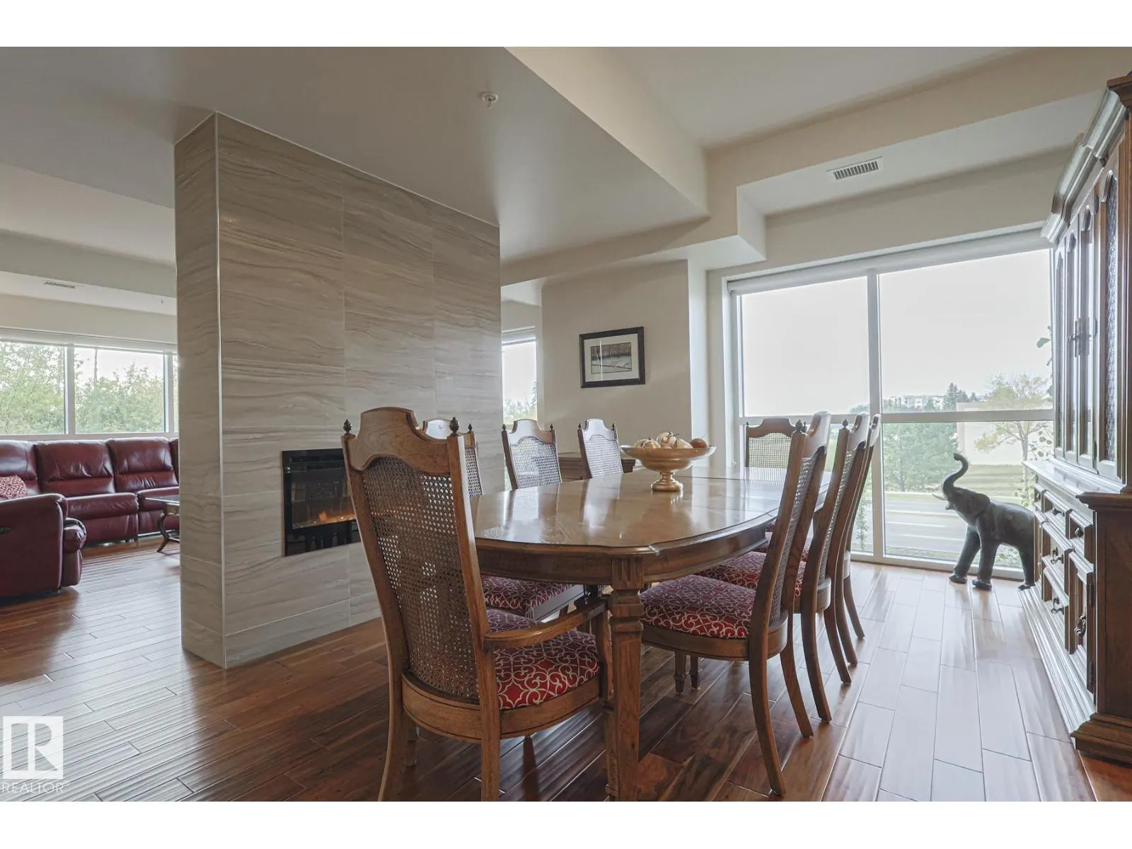 #301 200 Bellerose DR