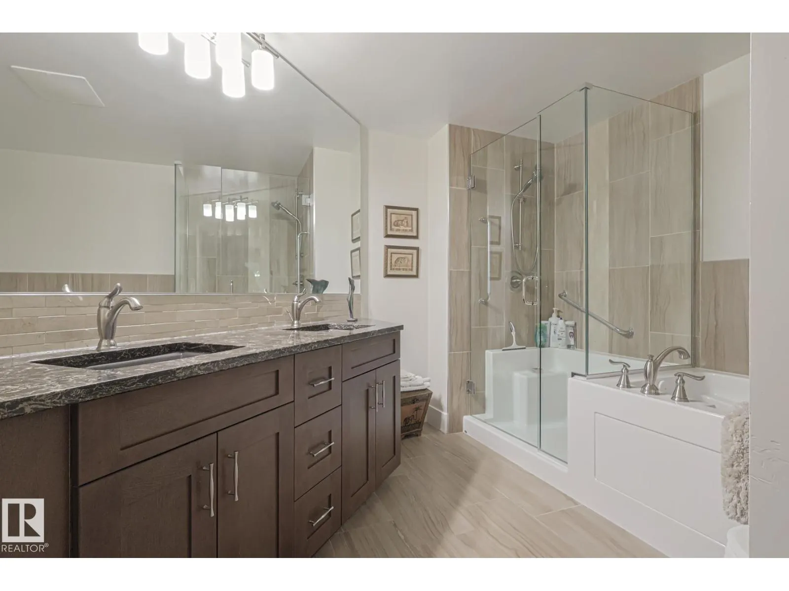 #301 200 Bellerose DR