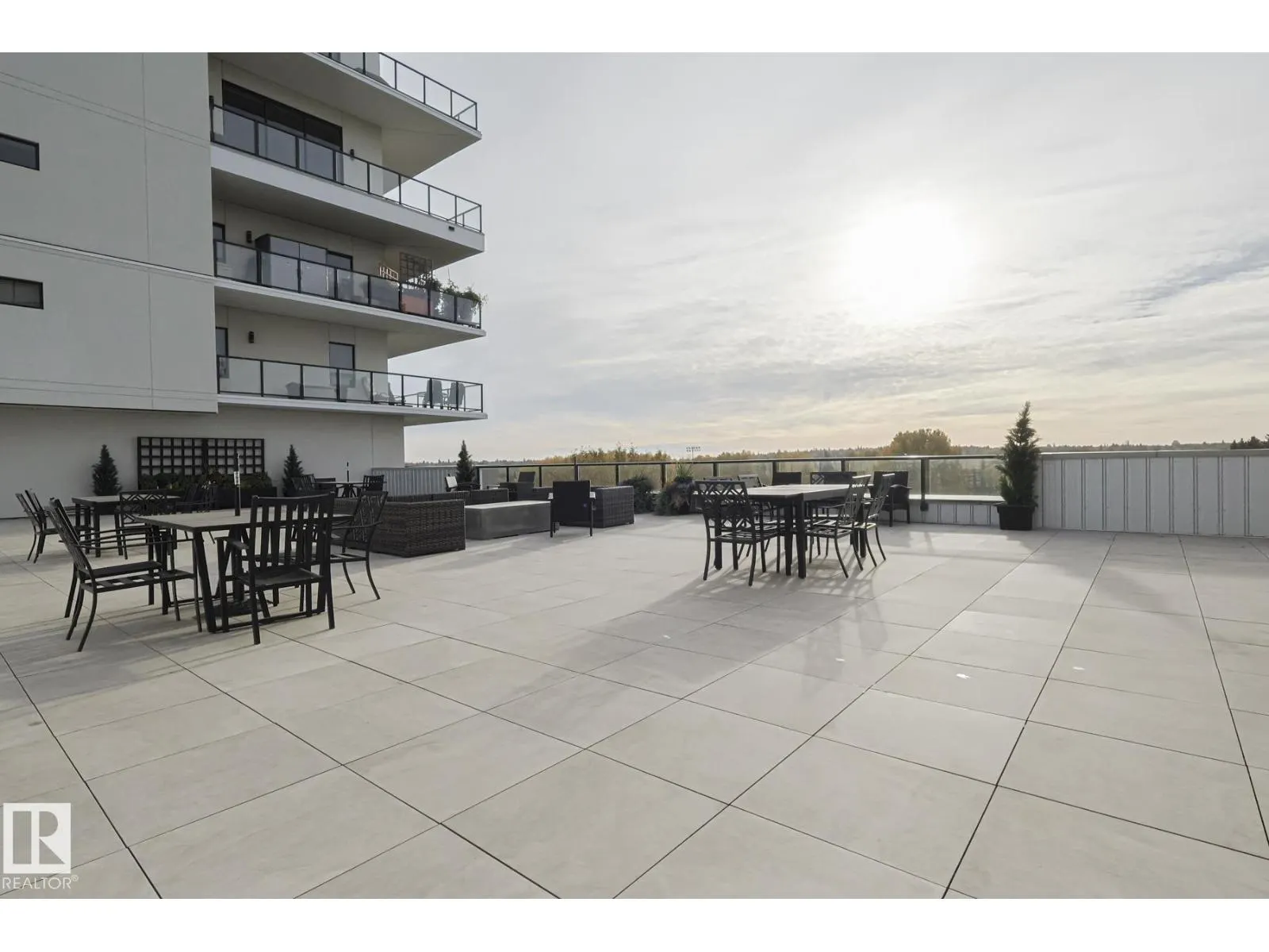 #301 200 Bellerose DR