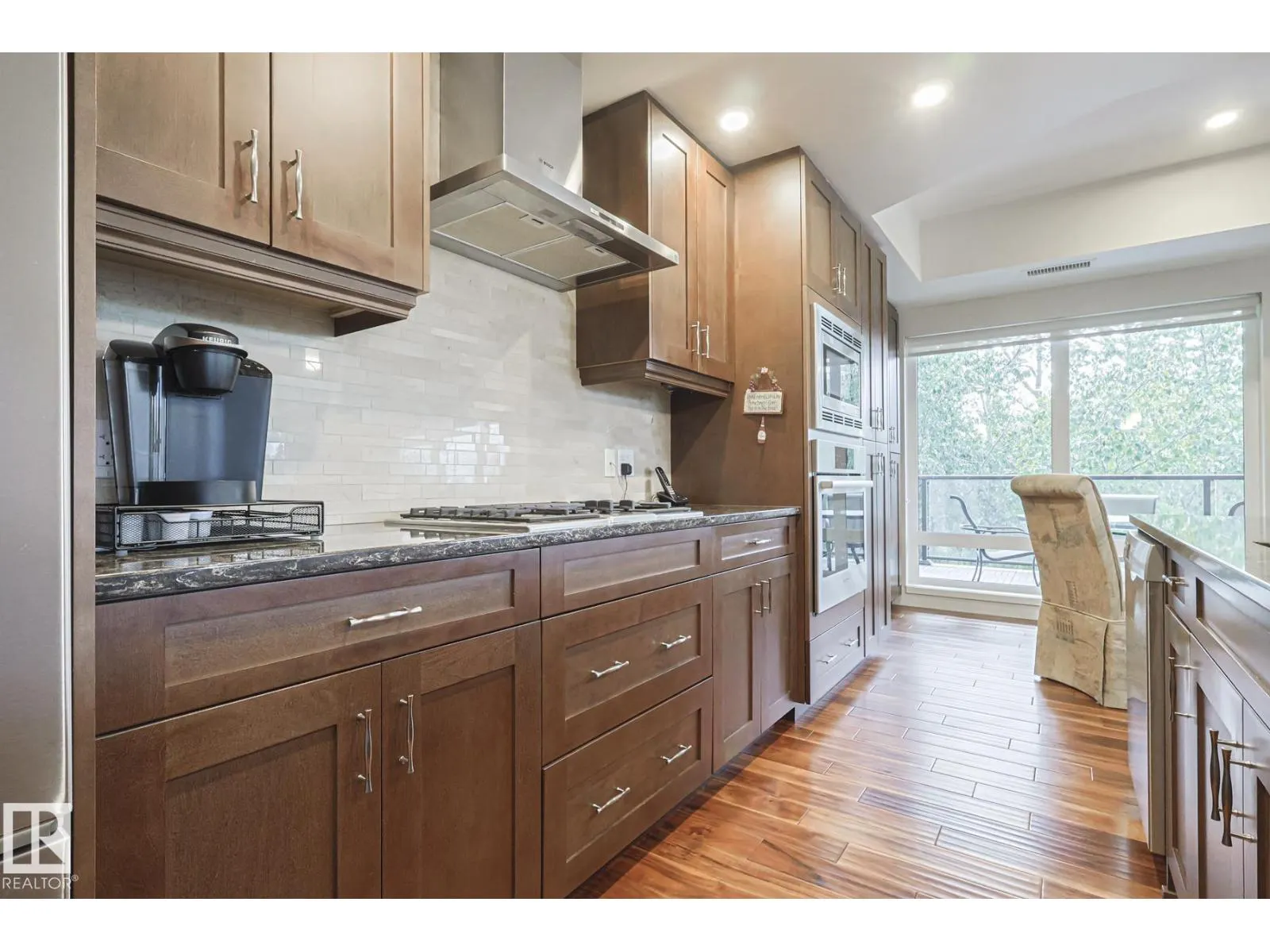 #301 200 Bellerose DR
