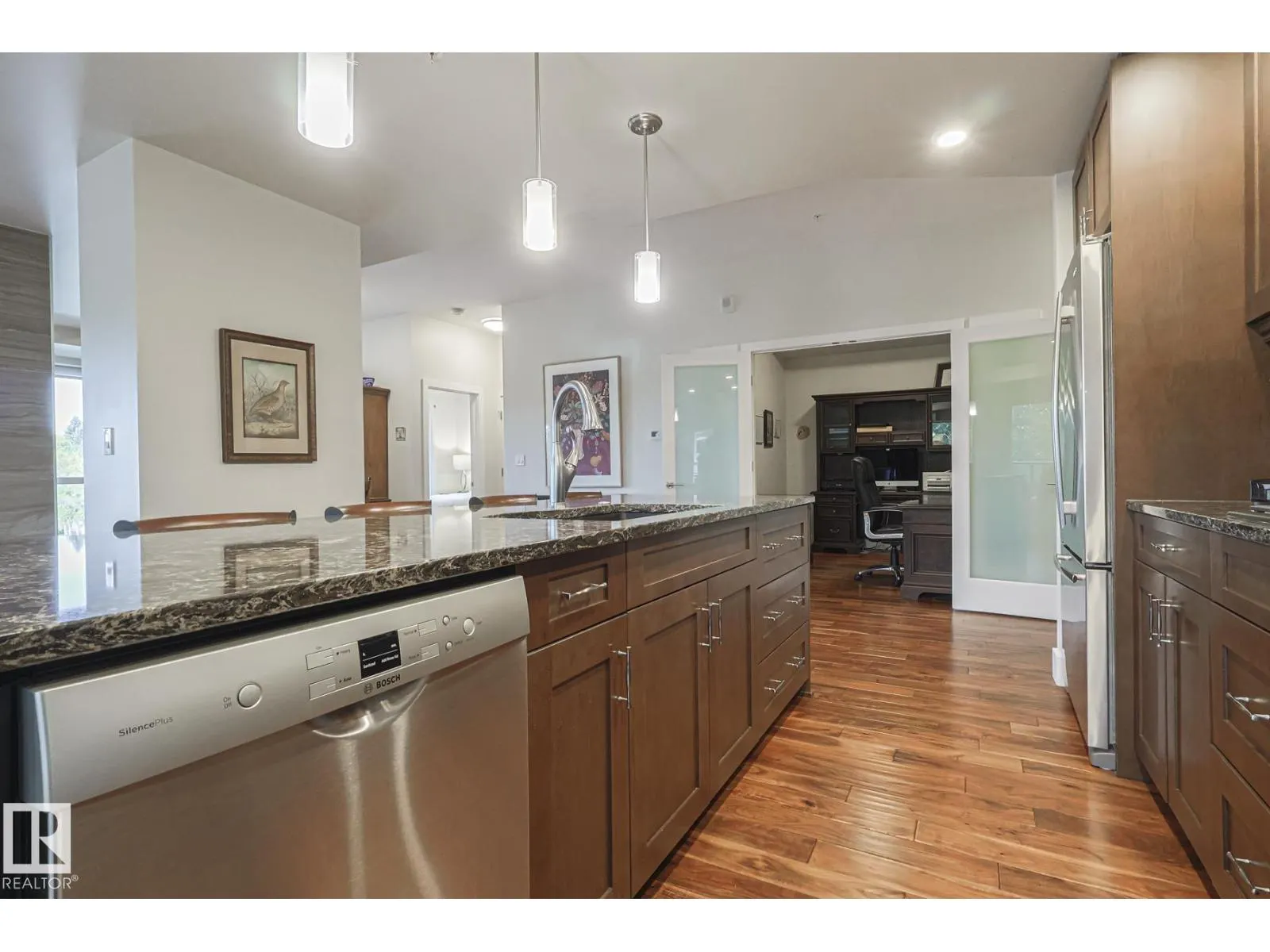#301 200 Bellerose DR