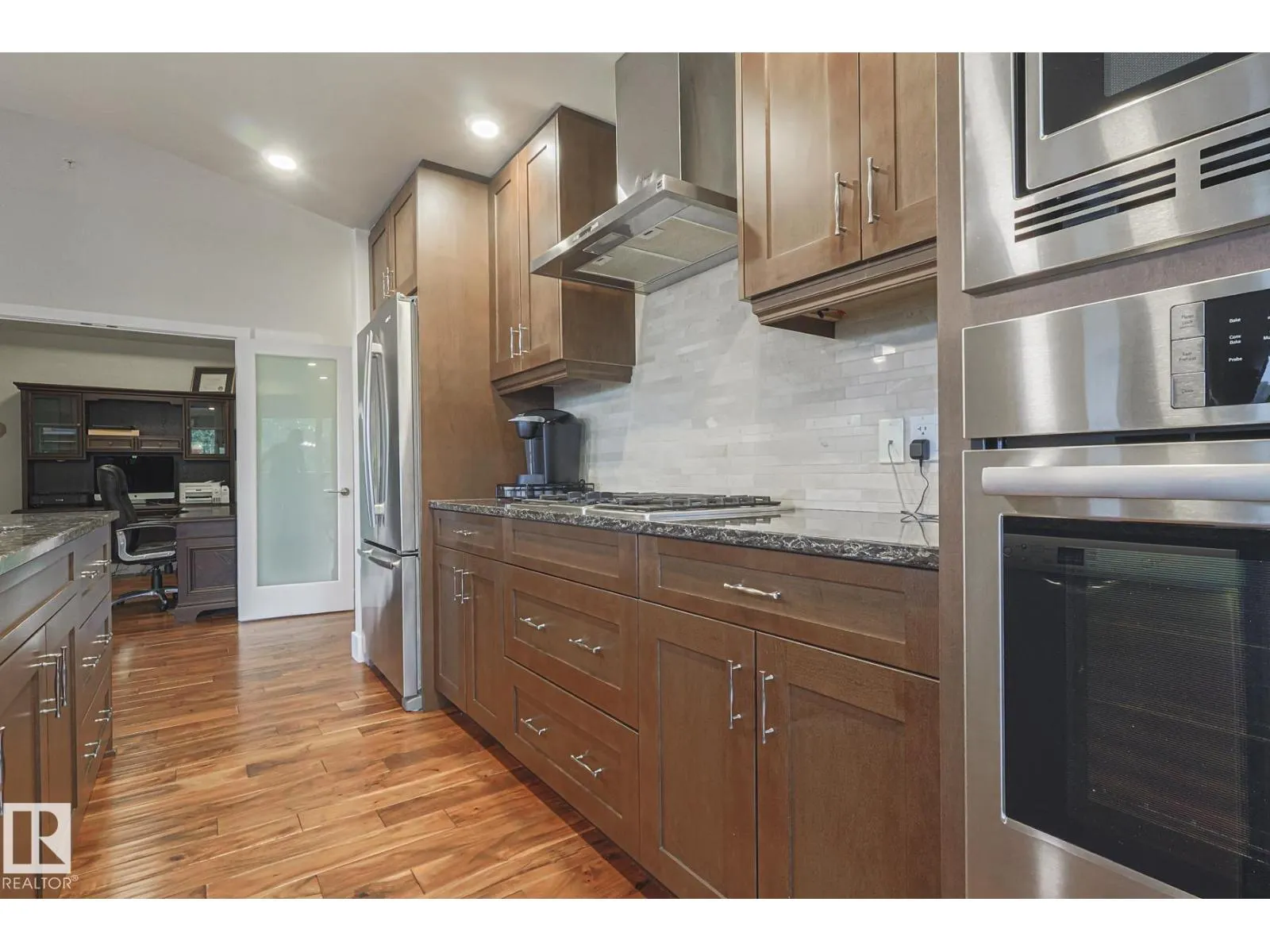 #301 200 Bellerose DR