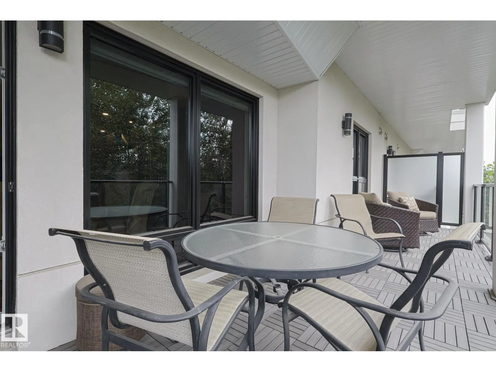 #301 200 Bellerose DR