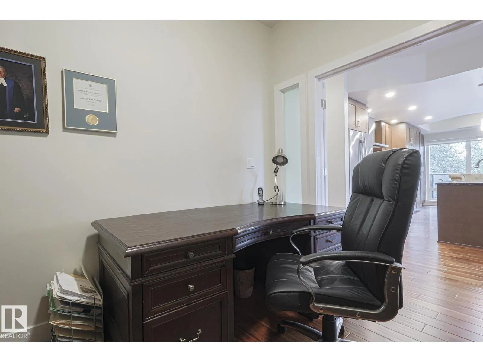 #301 200 Bellerose DR