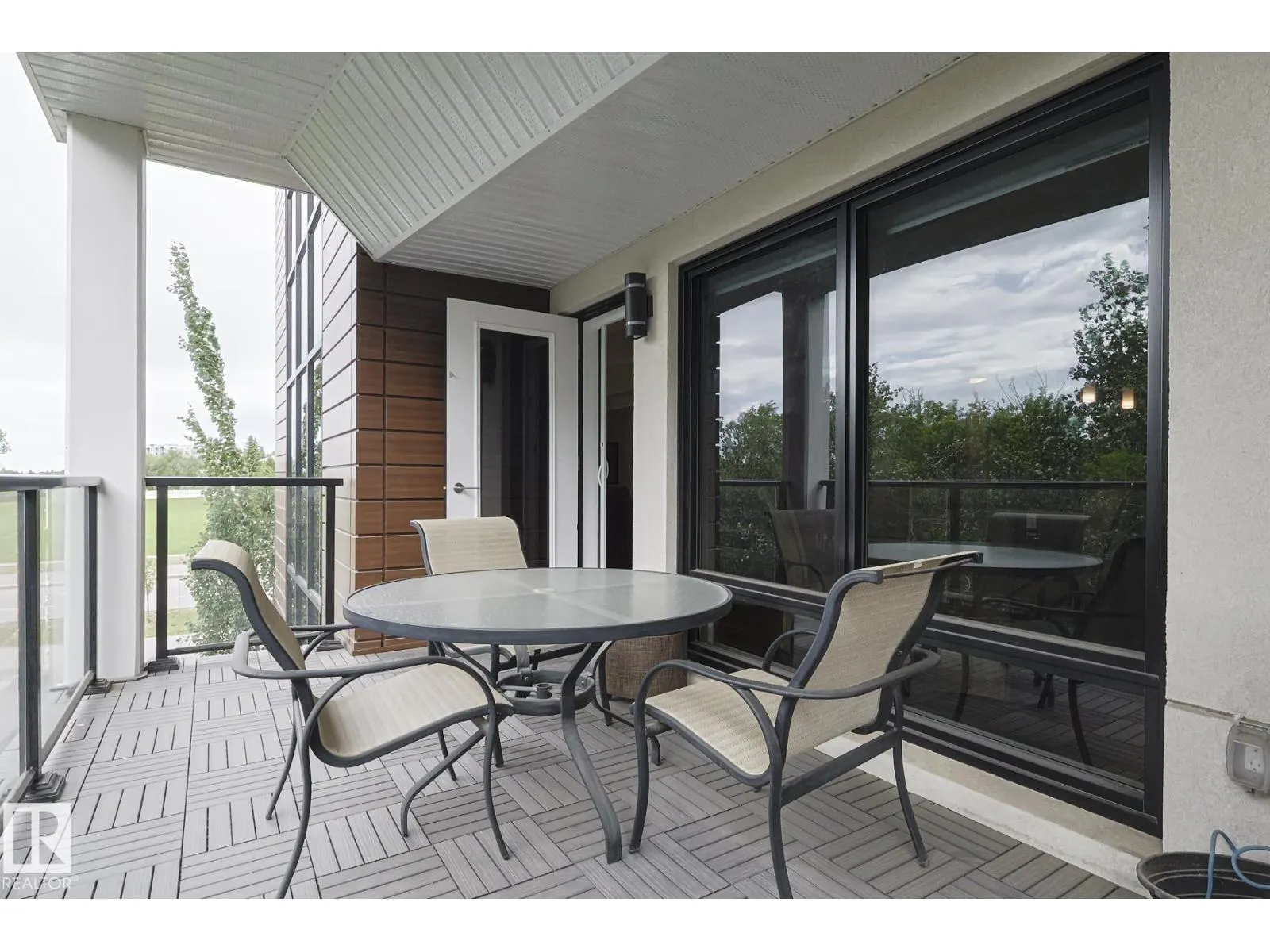 #301 200 Bellerose DR