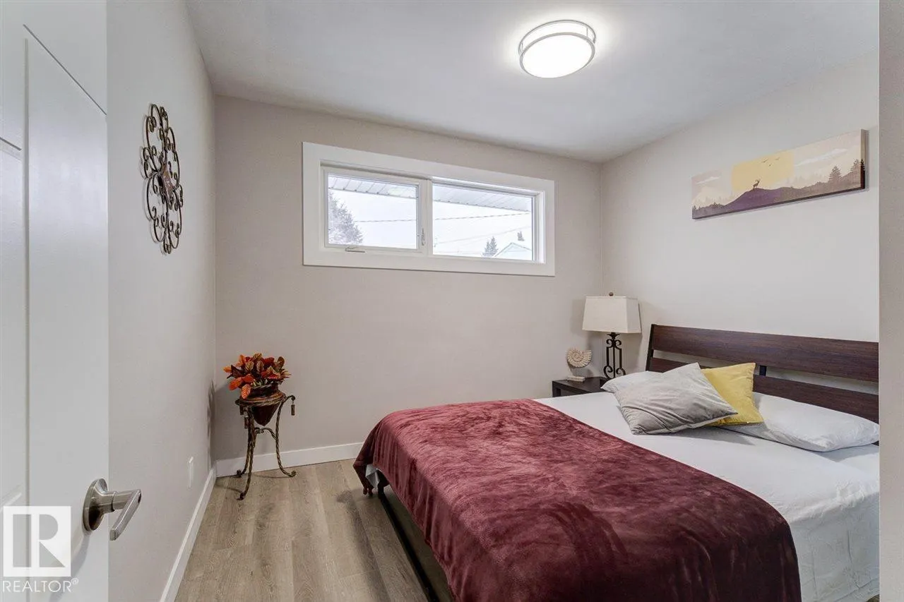 7303 90 AV NW