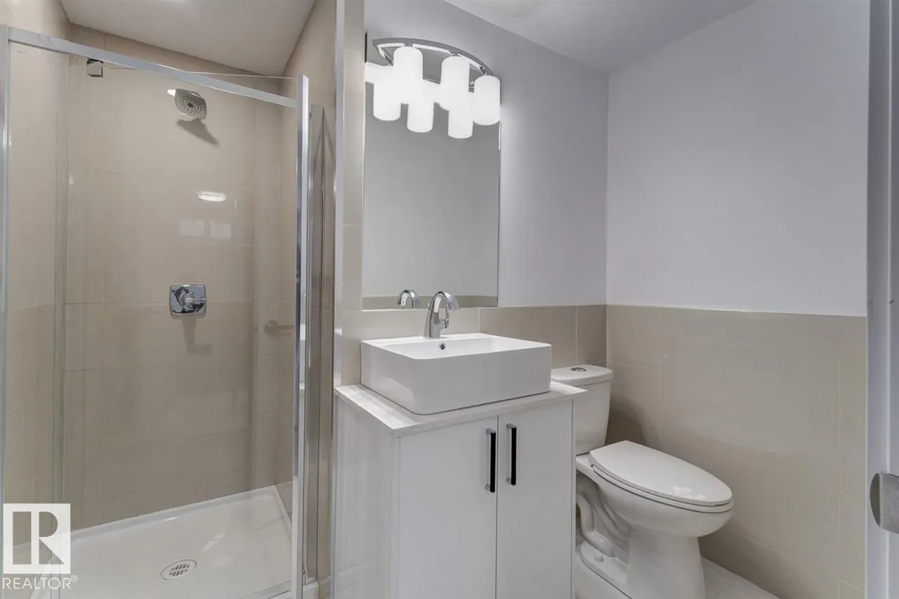 7303 90 AV NW