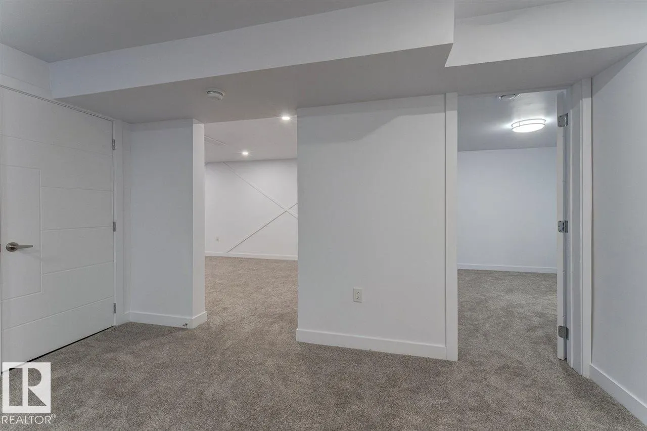 7303 90 AV NW