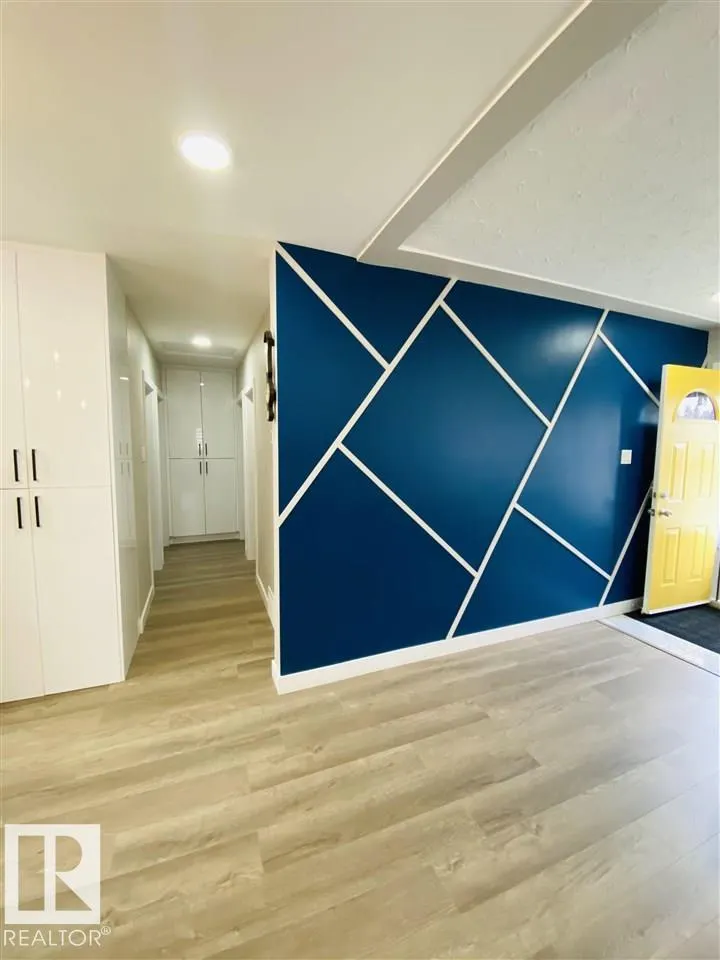 7303 90 AV NW