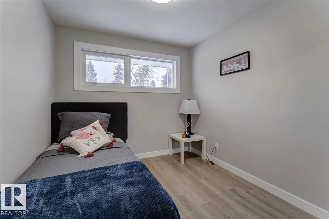 7303 90 AV NW