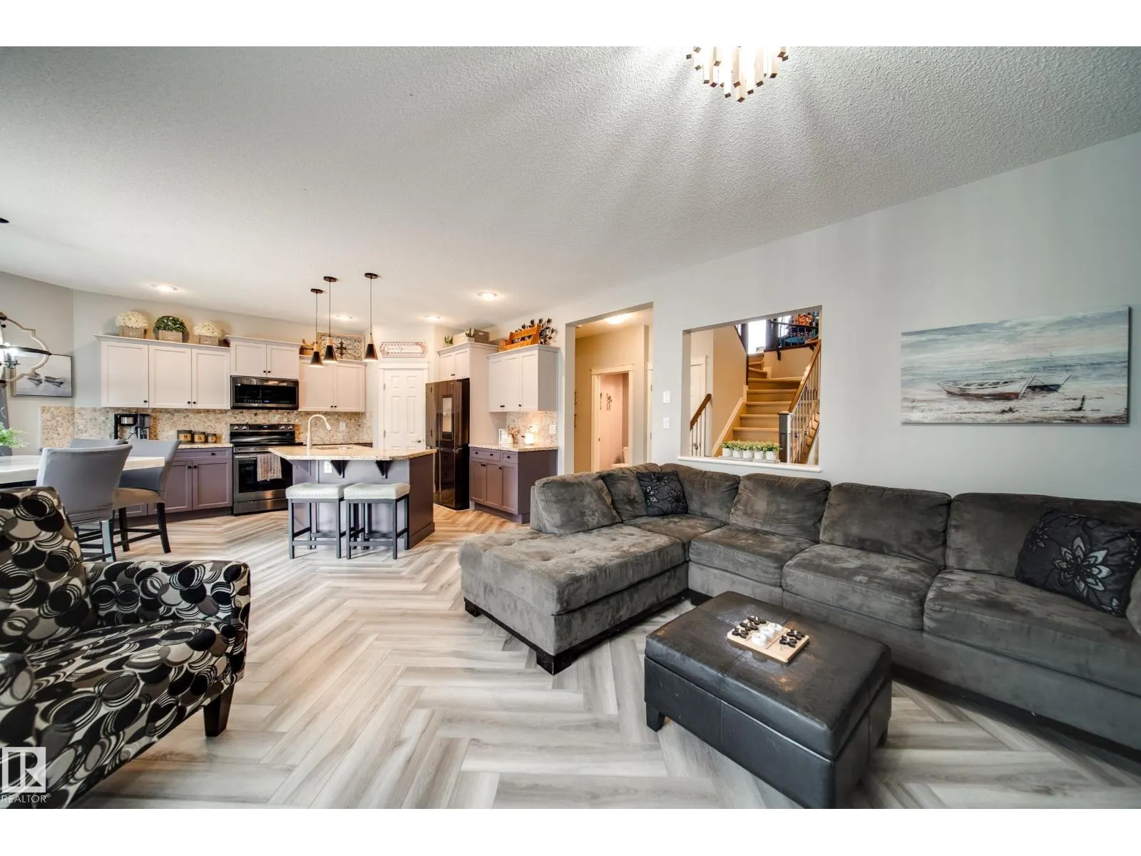 5927 6 AV SW