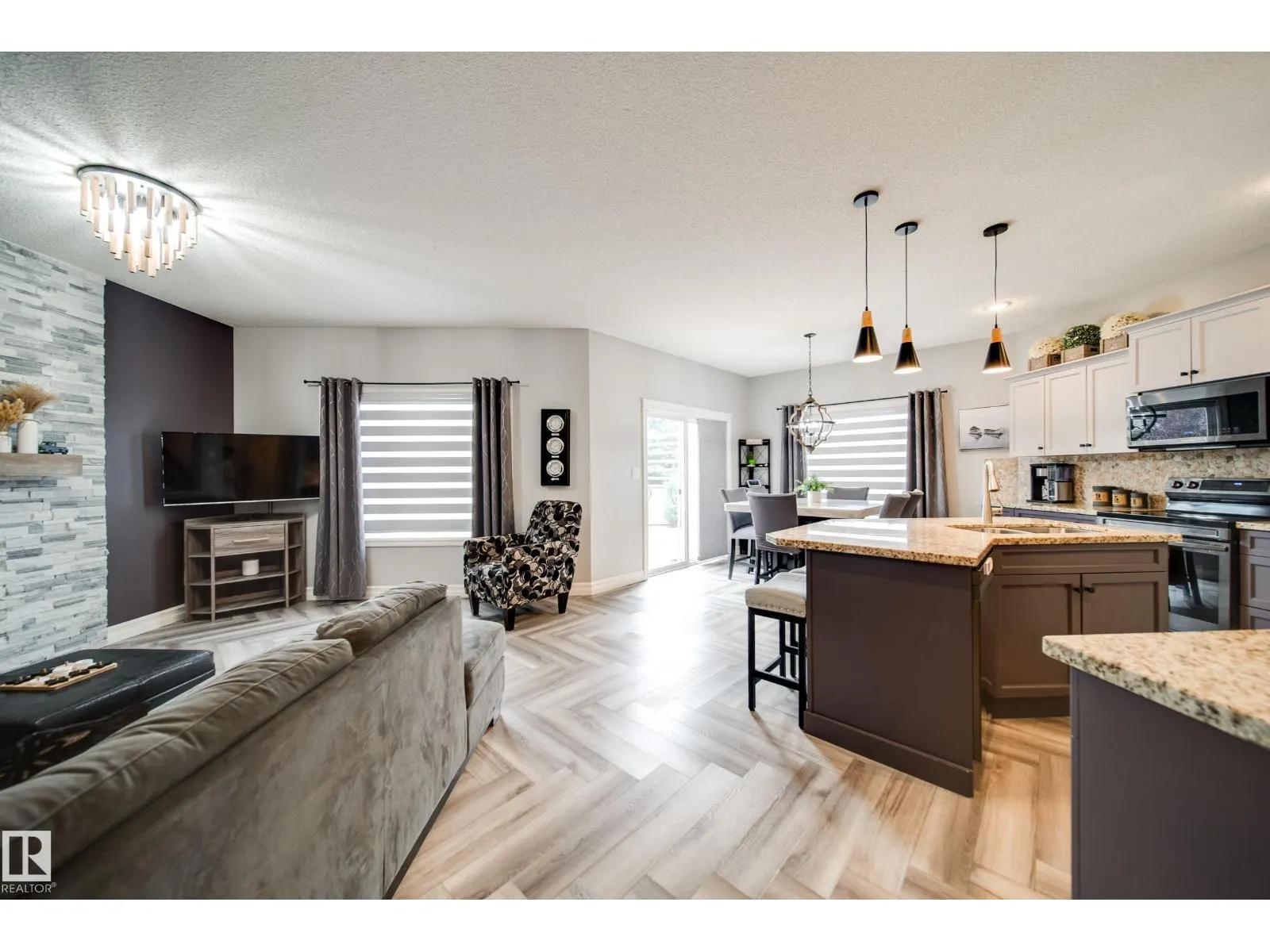 5927 6 AV SW