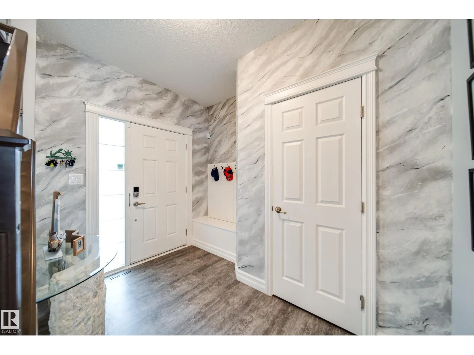 5927 6 AV SW