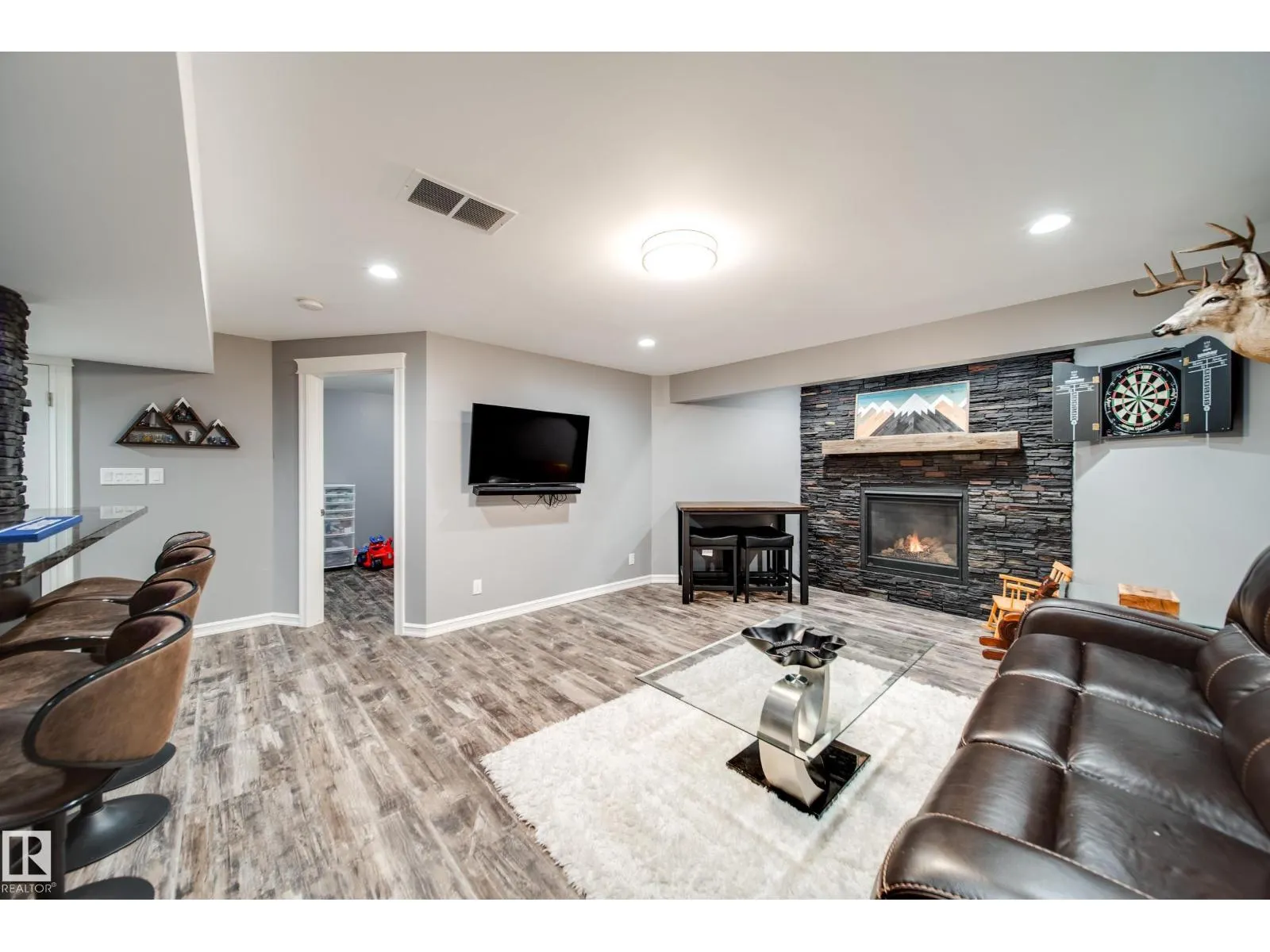 5927 6 AV SW