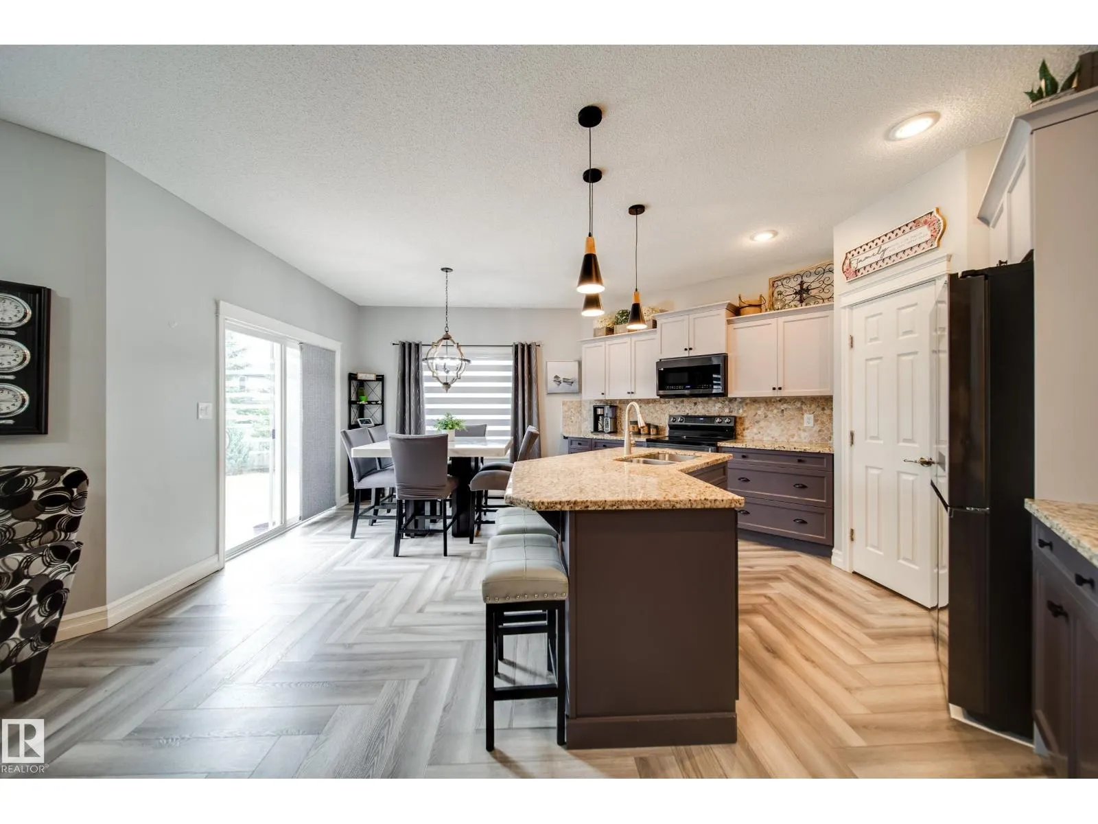 5927 6 AV SW