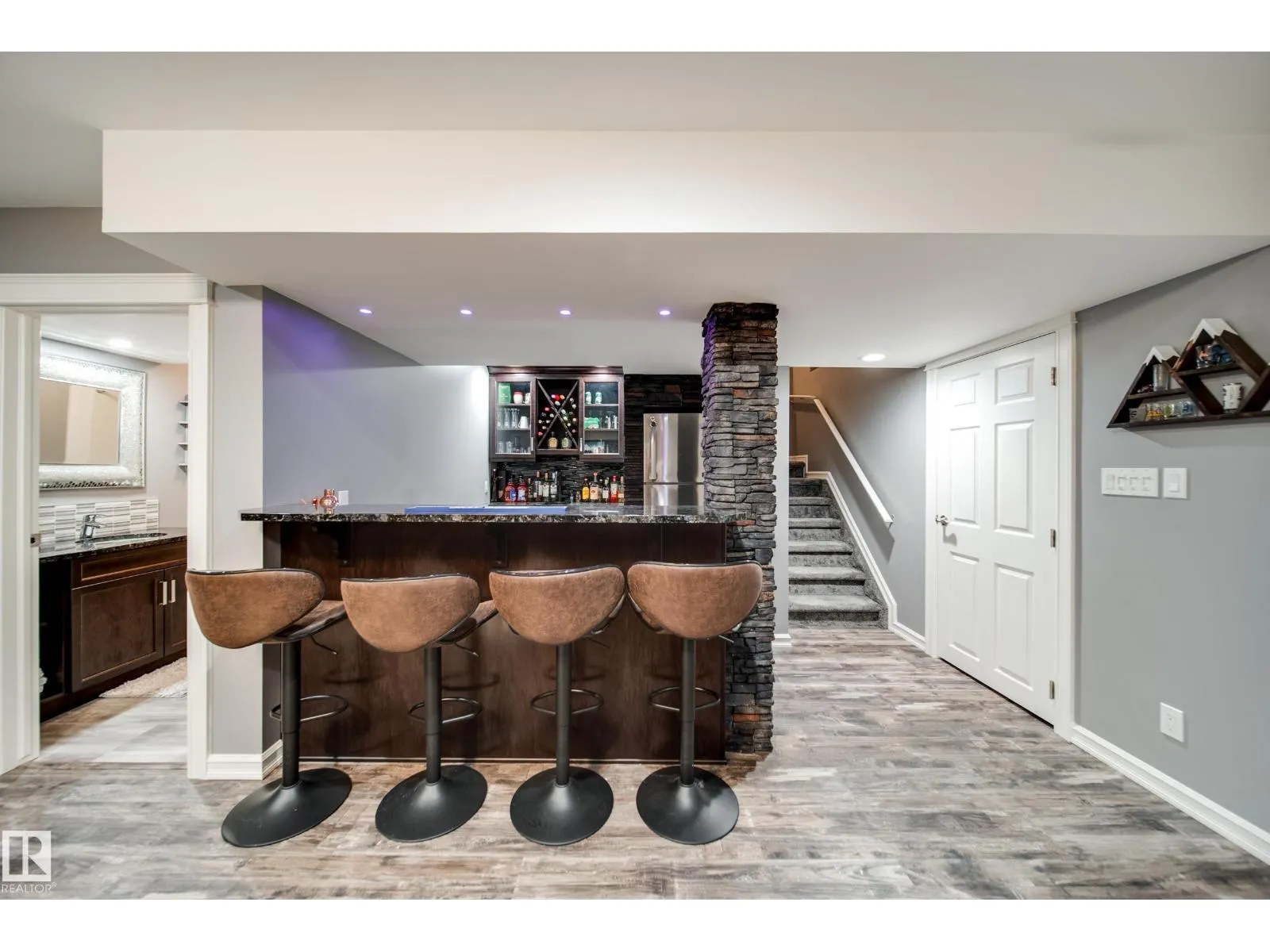 5927 6 AV SW