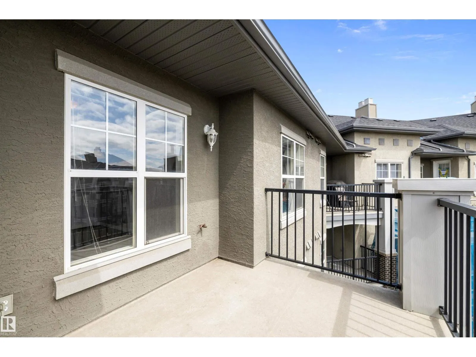 #411 636 MCALLISTER LO SW