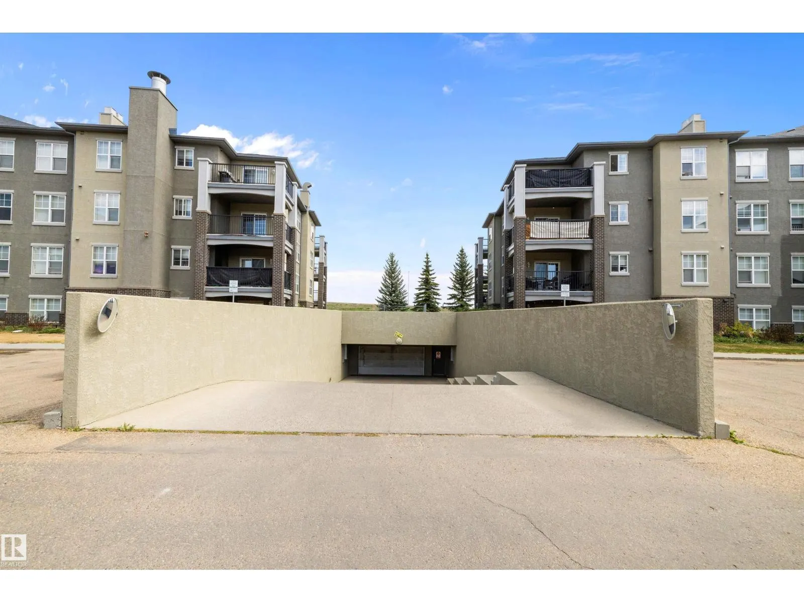 #411 636 MCALLISTER LO SW